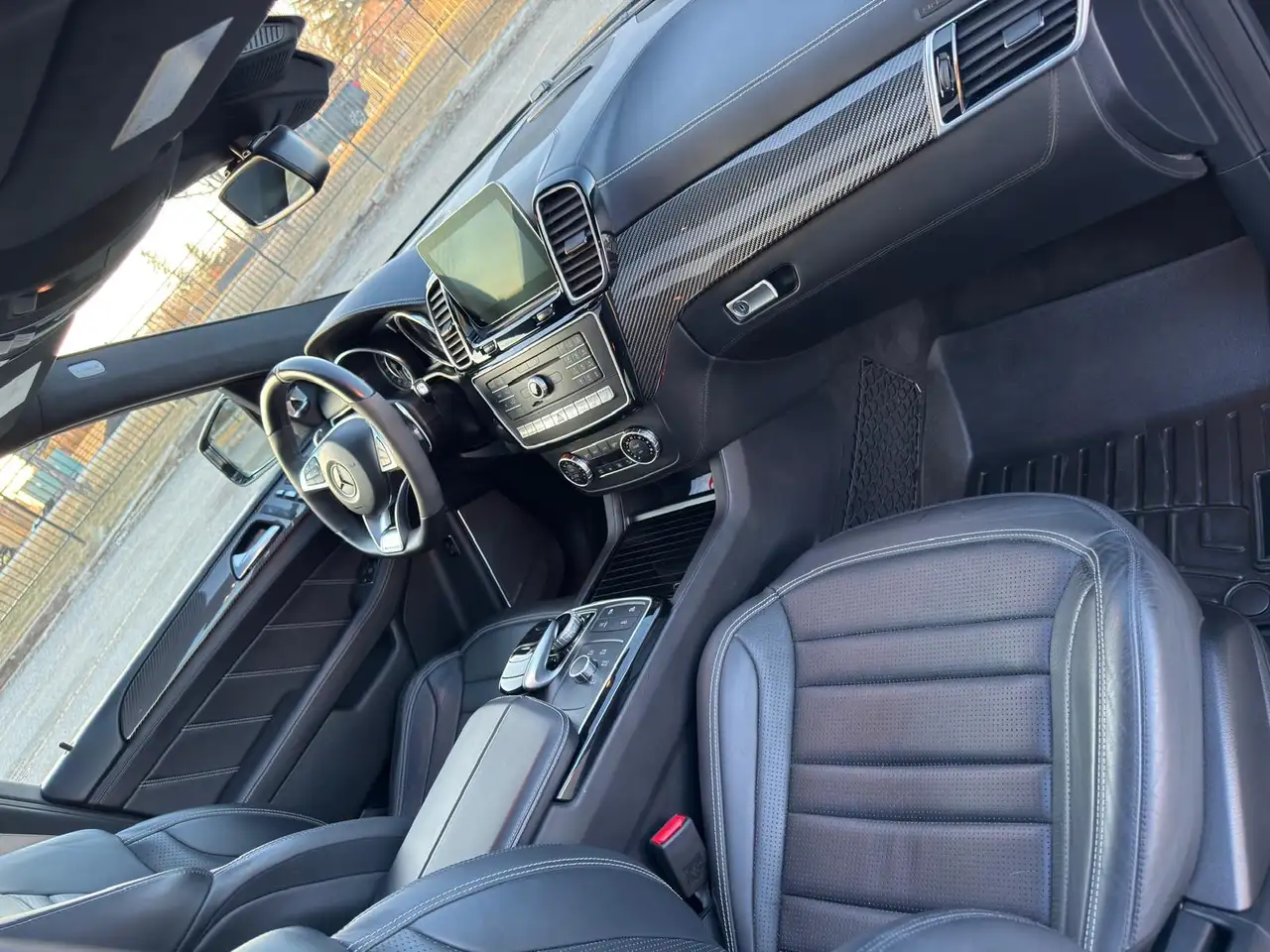Mercedes-Benz GLE снимка Mercedes-Benz GLE