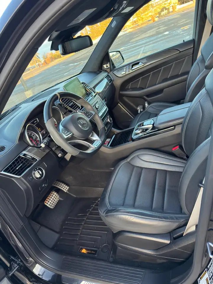 Mercedes-Benz GLE снимка Mercedes-Benz GLE