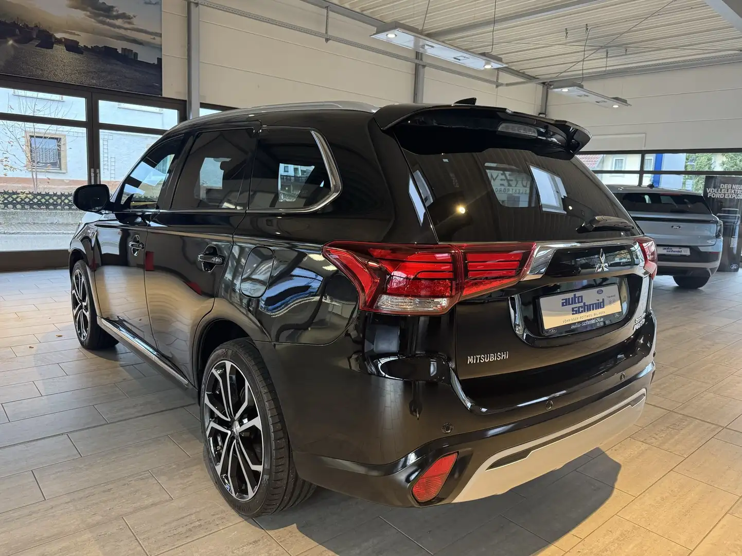 Mitsubishi Outlander PHEV Intro Edition 4WD Schwarz - 2