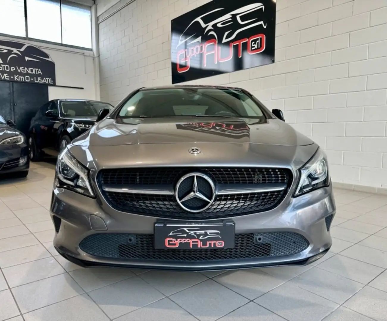 Mercedes-Benz CLA 200 d Automatic Sport *NEOPATENTATI*NIGHT PACK* Grau - 2
