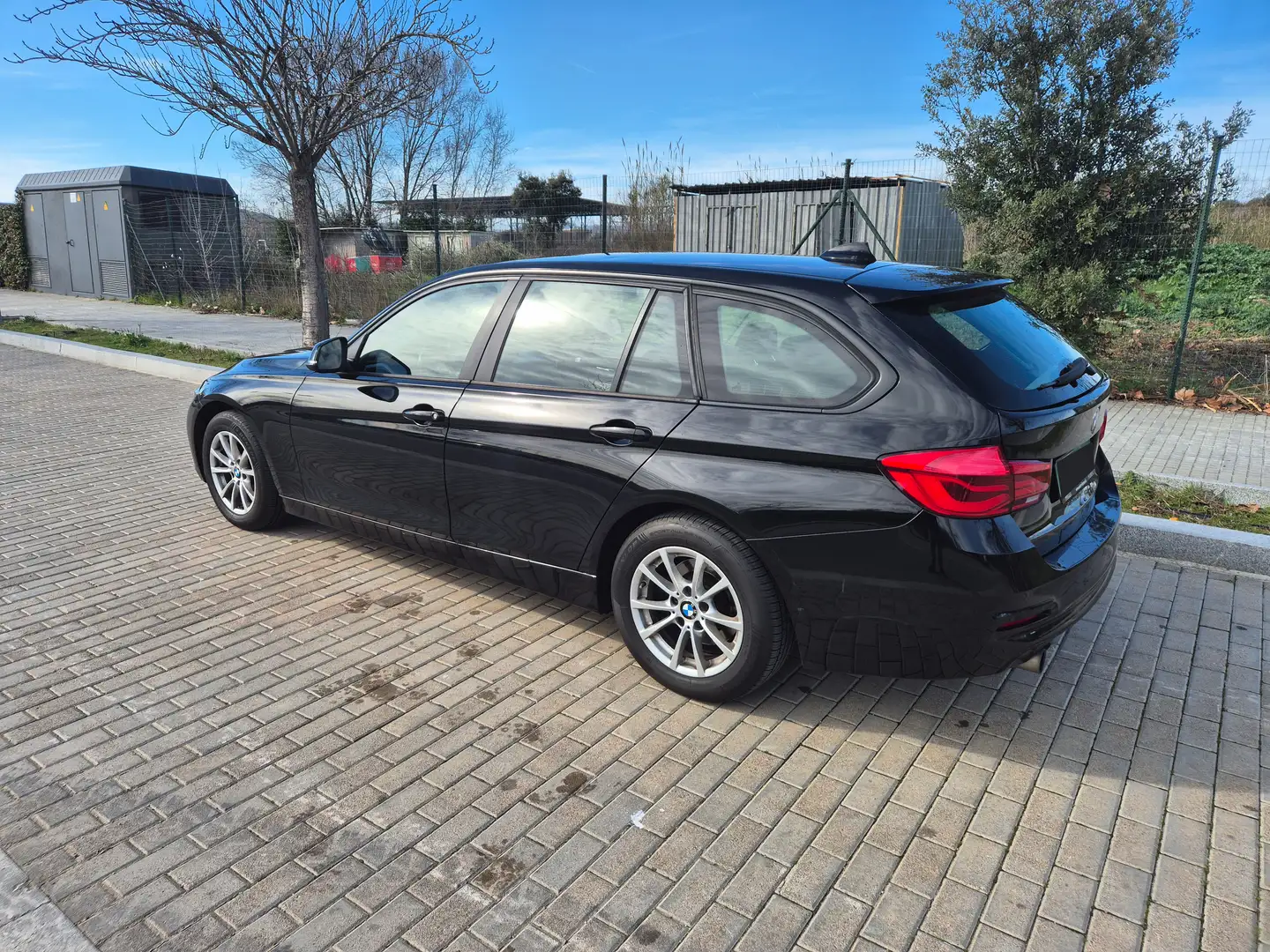 BMW 318 318d Touring (4.75) Negro - 2