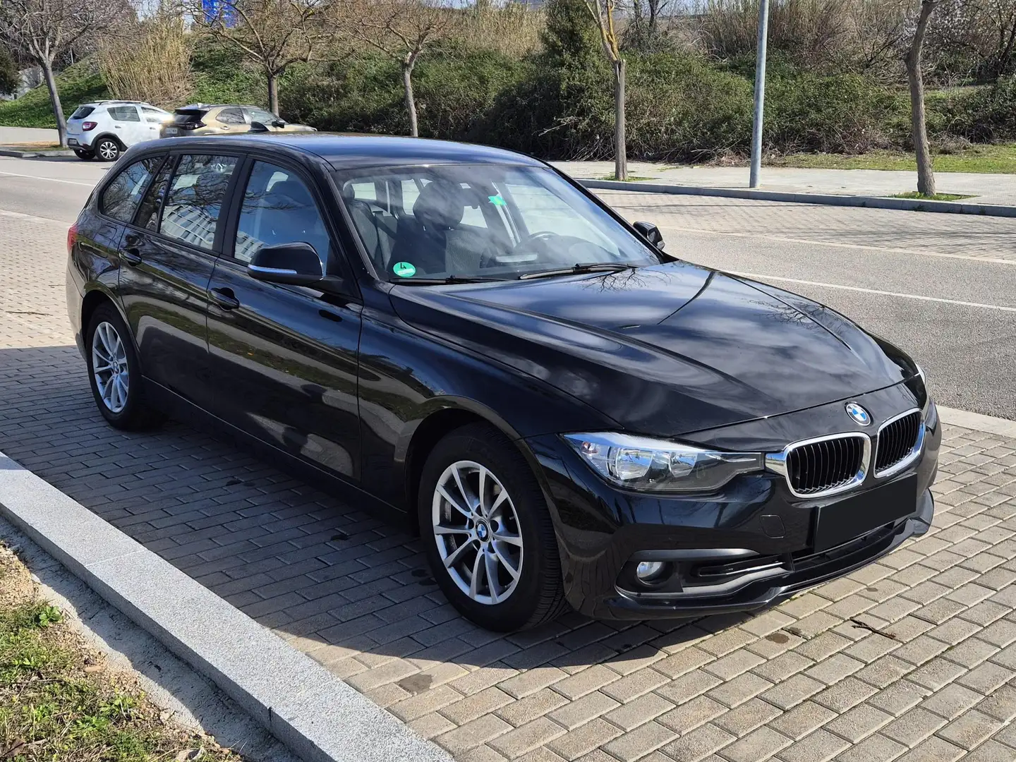 BMW 318 318d Touring (4.75) Negro - 1