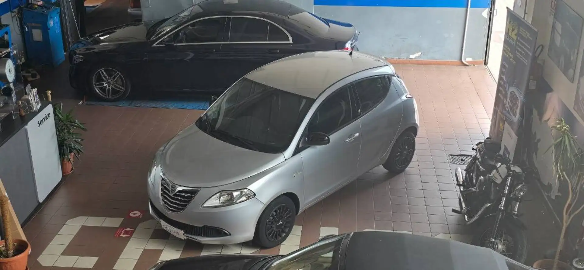 Lancia Ypsilon 1.2 Elefantino ecochic Gpl 69cv *gar Lancia 2anni* Silber - 1