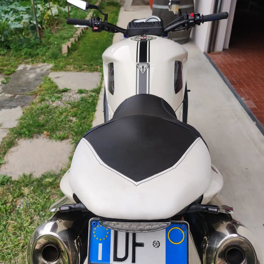 Triumph Speed Triple 1050 Bianco - 2