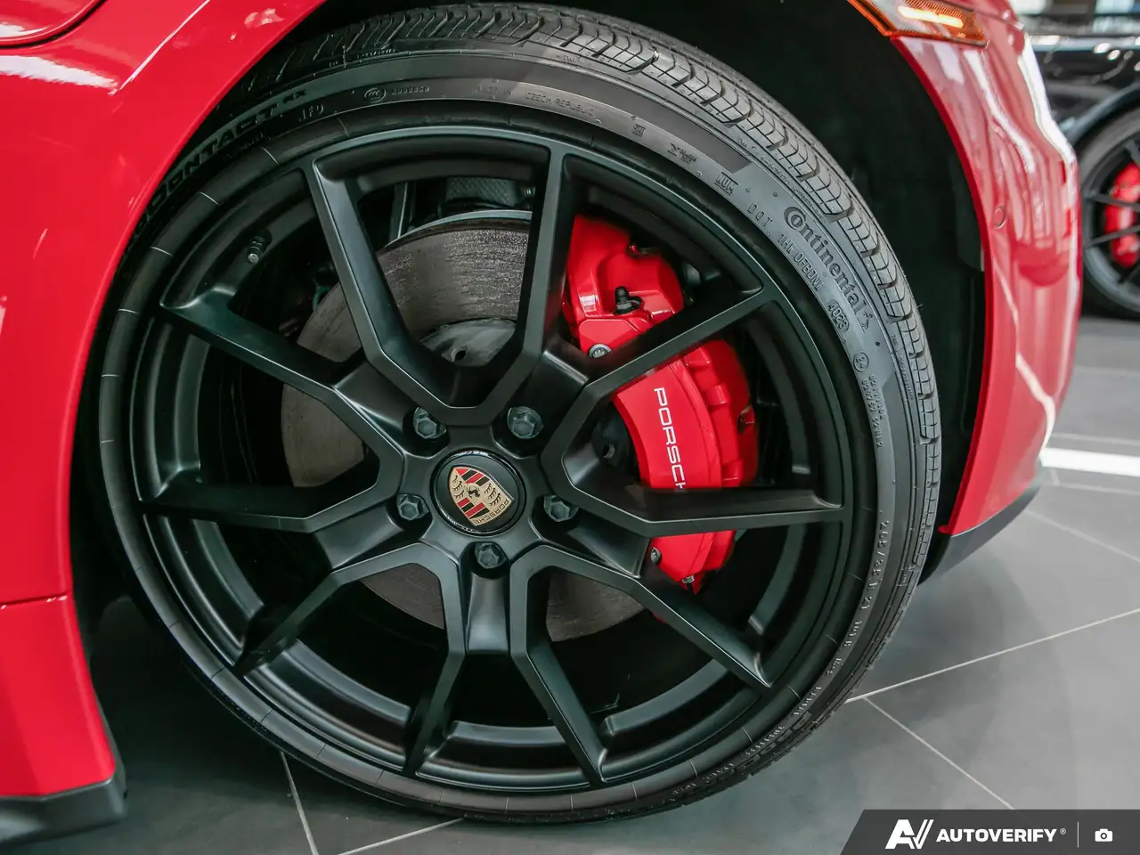Porsche Taycan снимка Porsche Taycan