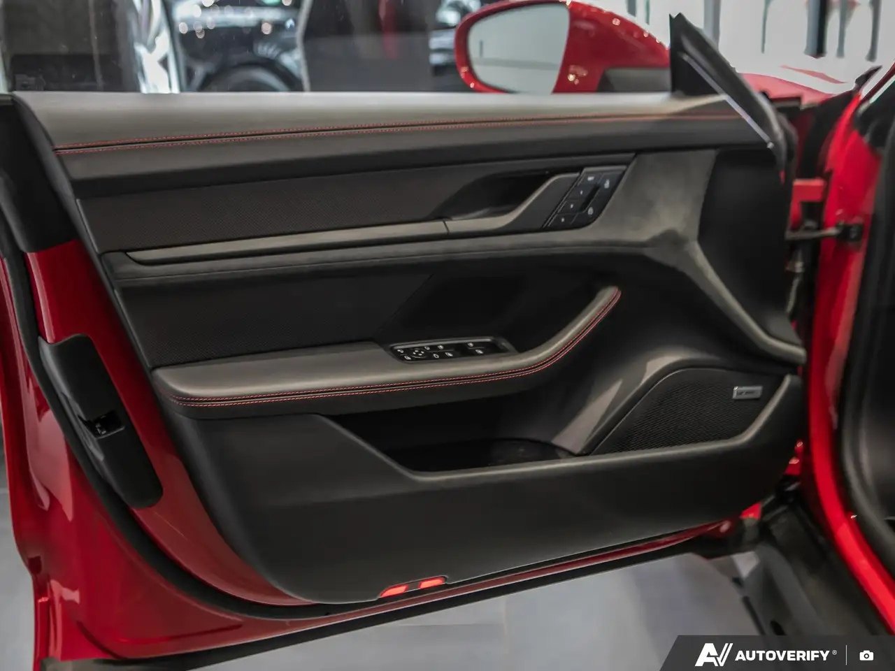 Porsche Taycan снимка Porsche Taycan