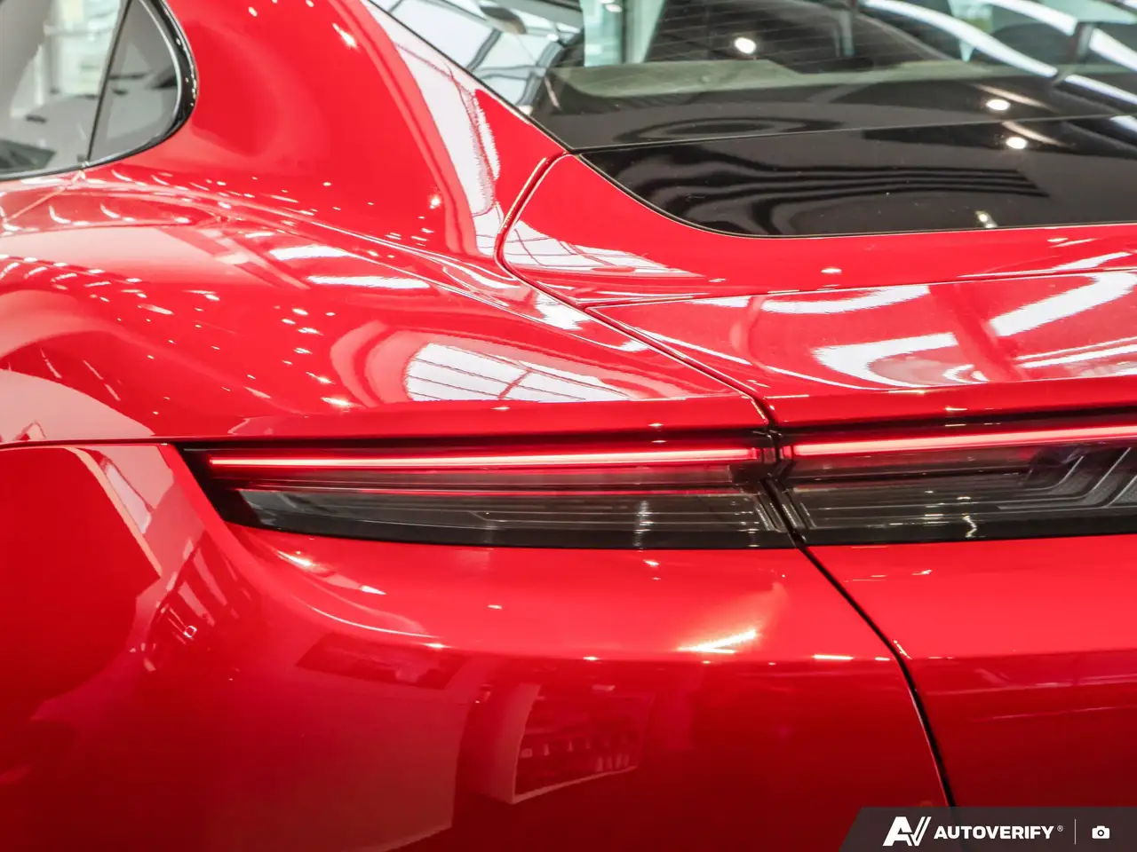 Porsche Taycan снимка Porsche Taycan