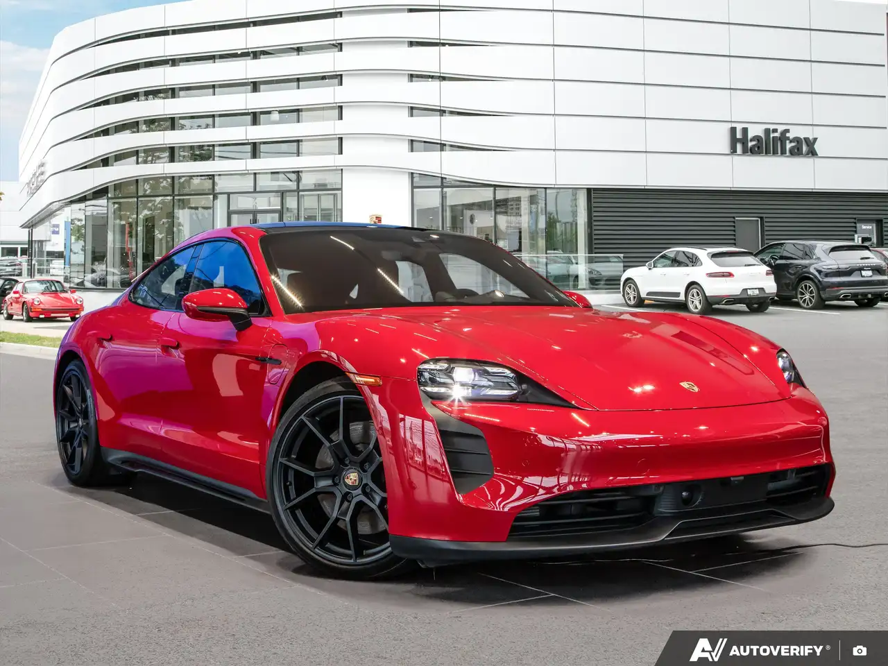 Porsche Taycan снимка Porsche Taycan