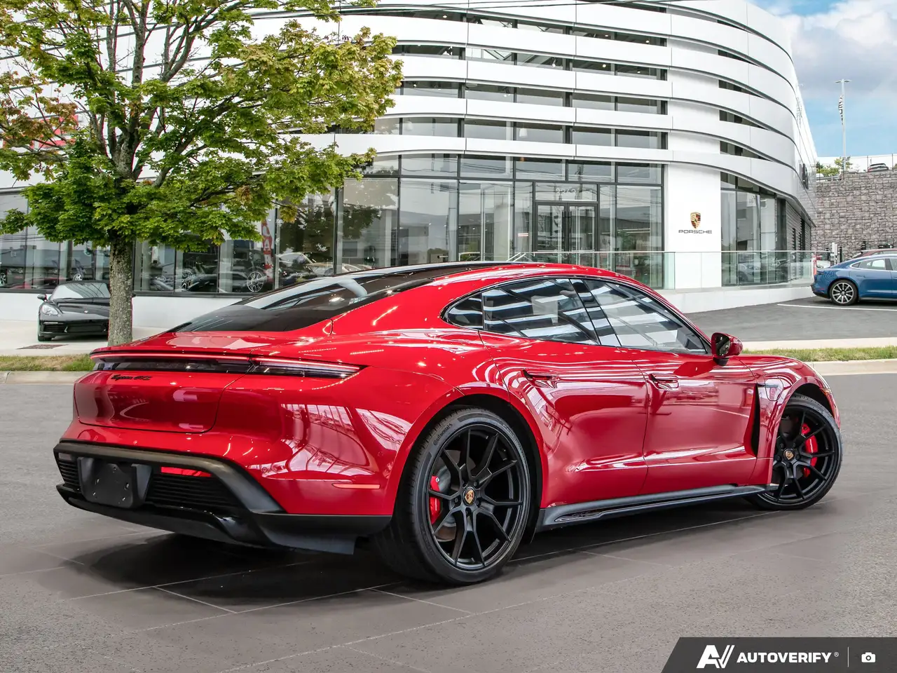 Porsche Taycan снимка Porsche Taycan