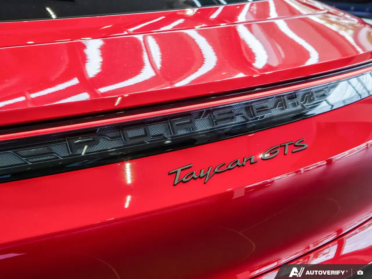 Porsche Taycan снимка Porsche Taycan