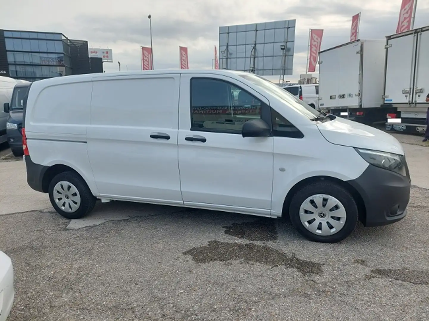 Mercedes-Benz Vito Furgón 110CDI tD Base Compacta Wit - 2