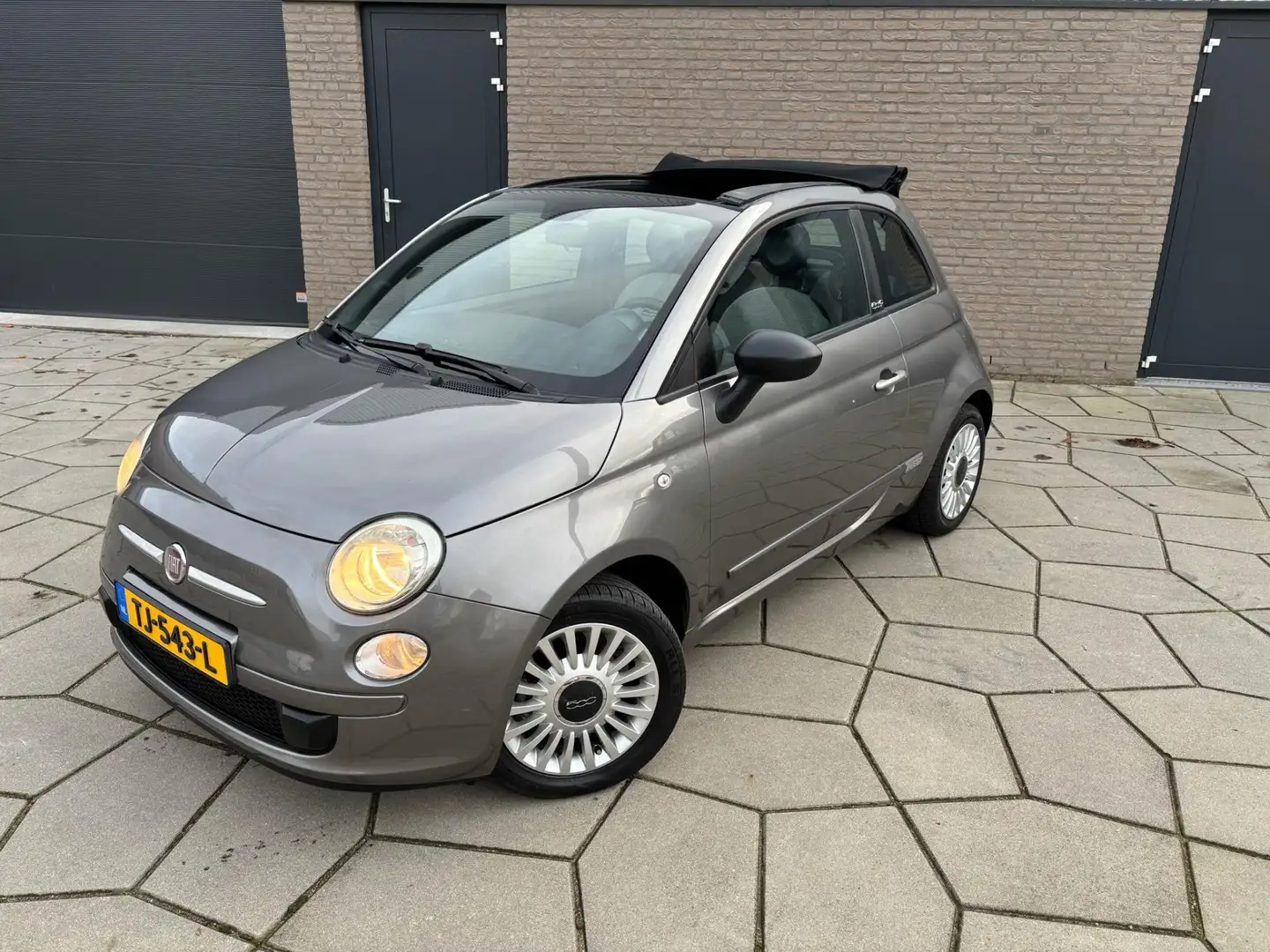 Fiat 500C 0.9 TwinAir Cabrio Softtop Grijs - 1