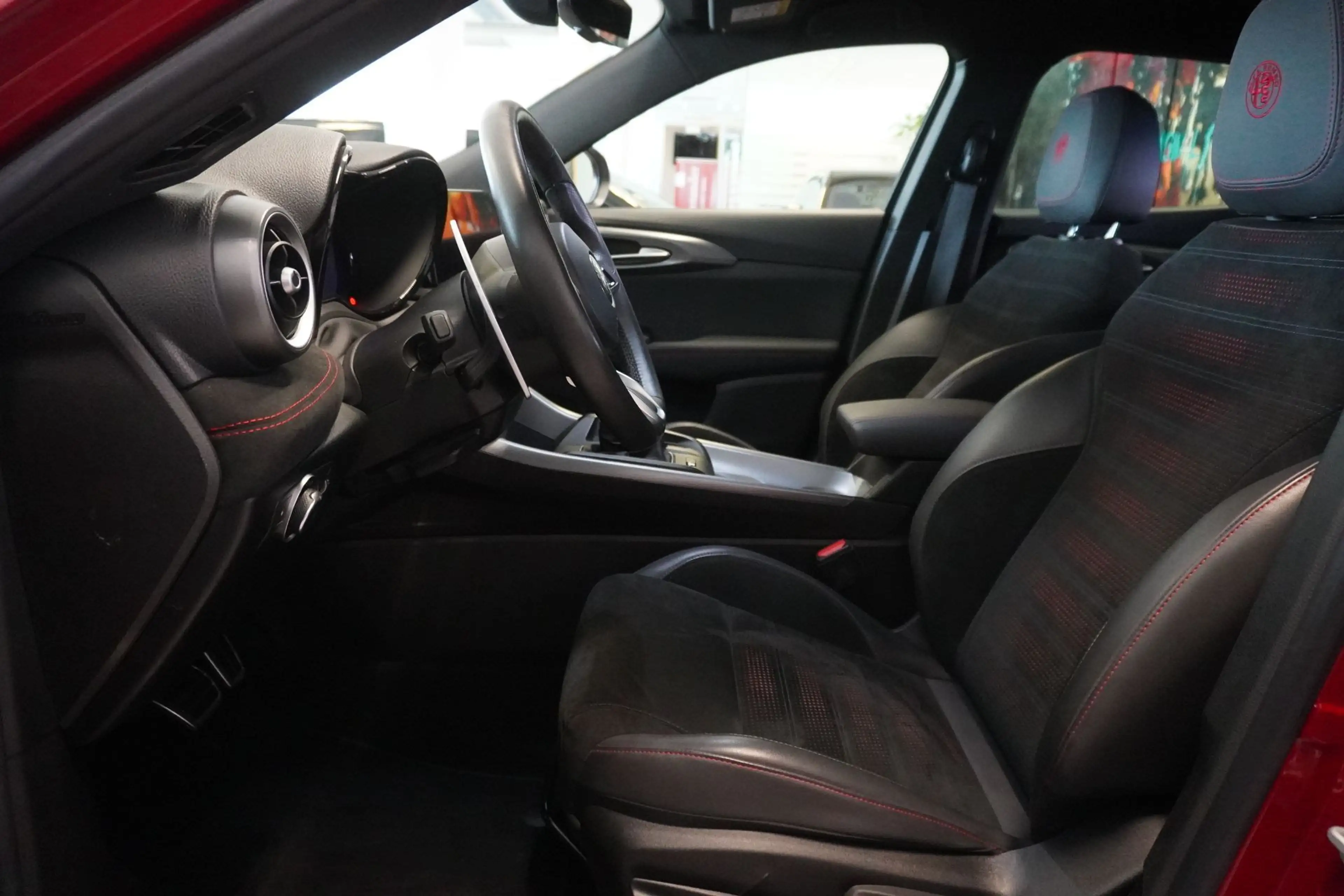 Alfa Romeo Tonale 1.3 Plug-In Hybrid Veloce AWD Aut/SHZ/Nav — photo 8