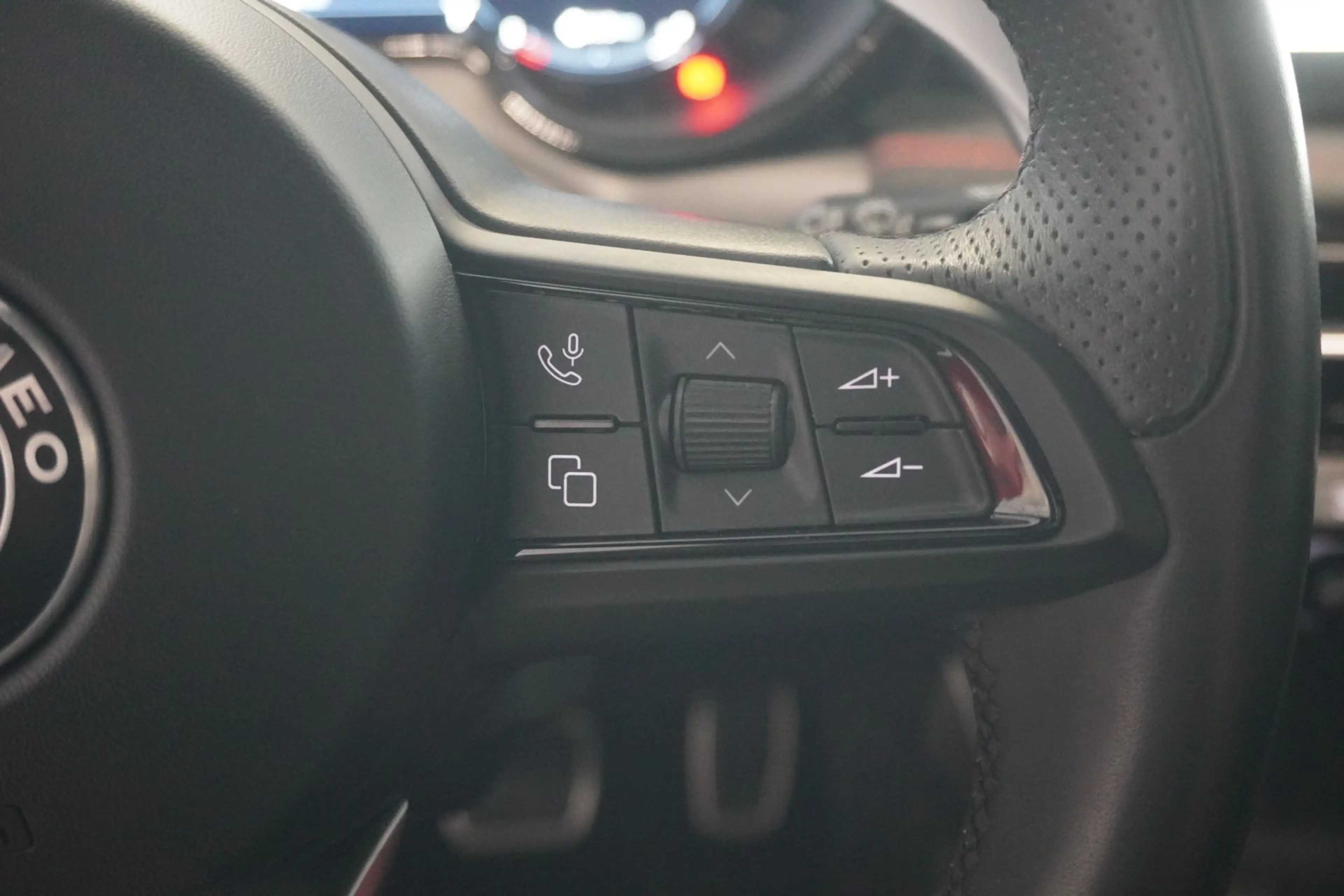 Alfa Romeo Tonale 1.3 Plug-In Hybrid Veloce AWD Aut/SHZ/Nav — photo 13