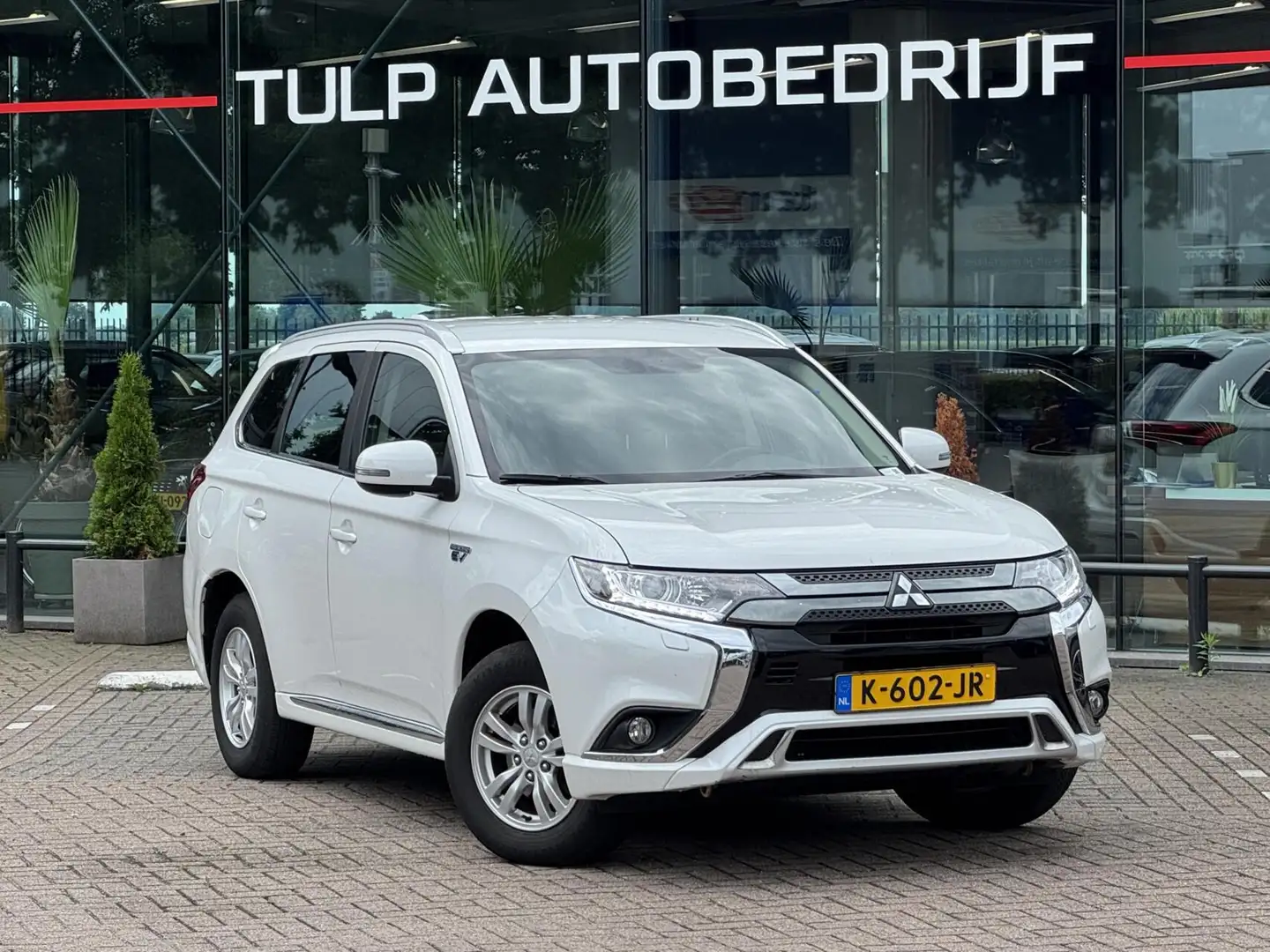 Mitsubishi Outlander 2.4 PHEV Pure 2021 Alb - 2