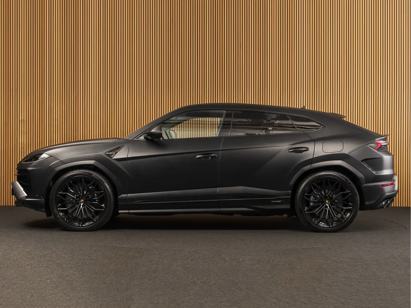 Lamborghini Urus 4.0 V8 Hybrid SE 23" I STYLE PACK I ANIMA I SUNBLI Zwart - 2