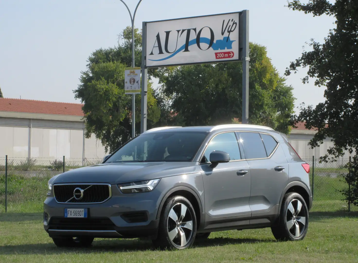Volvo XC40 2.0 t4 Business Plus geartronic Grigio - 1
