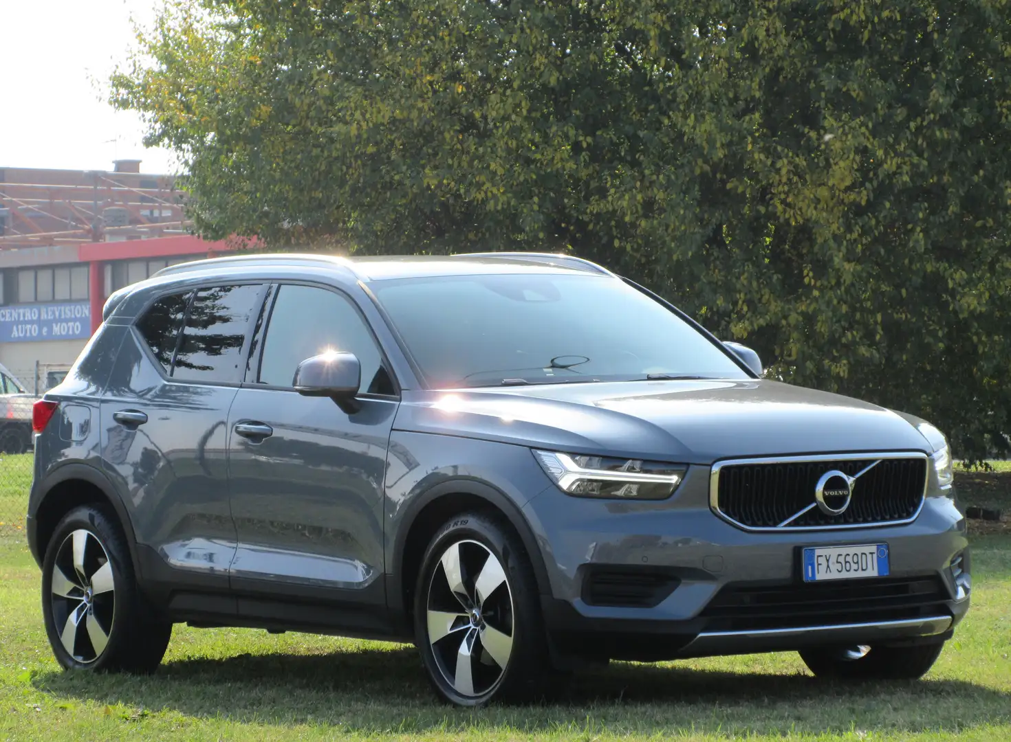 Volvo XC40 2.0 t4 Business Plus geartronic Grigio - 2
