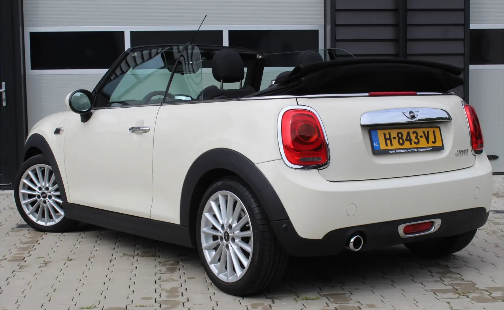 MINI Cooper Cabrio 1.5 Serious Business | Automaat | Navi | LED | Sto Alb - 2