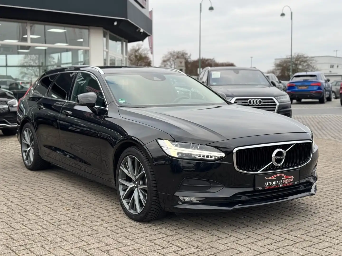 Volvo V90 D4 Momentum"AUTOMATIK"LEDER"SPUR ASS."KAMERA Schwarz - 2