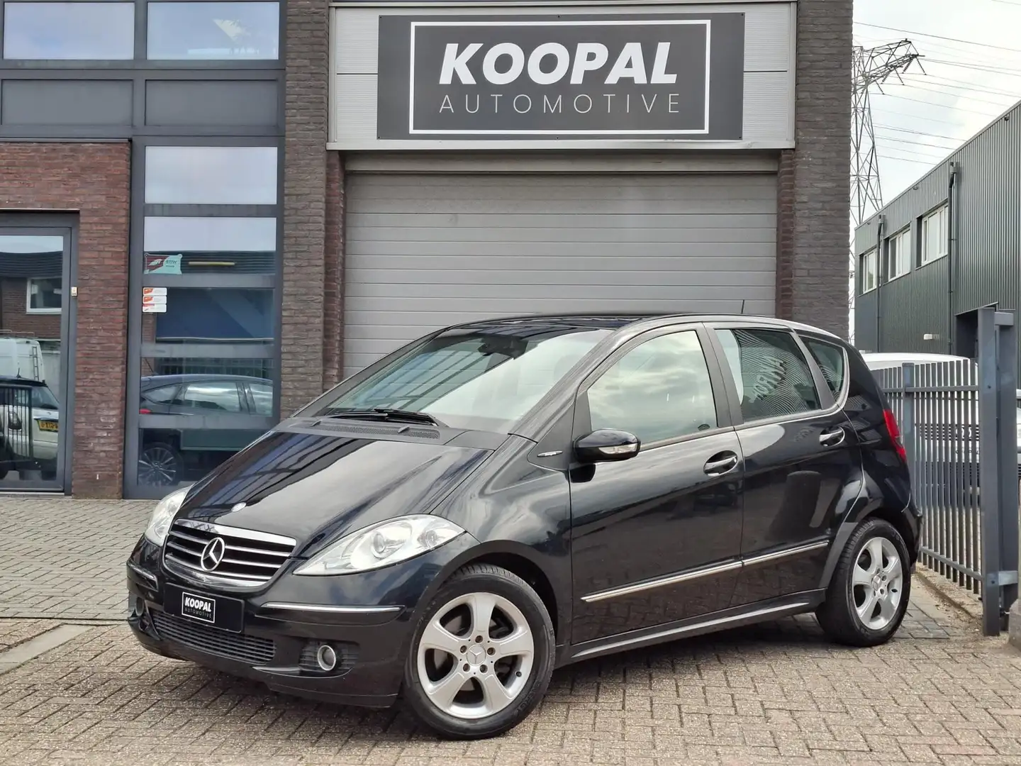 Mercedes-Benz A 170 Avantgarde | Airco | Stoelverwarming | Zwart - 1
