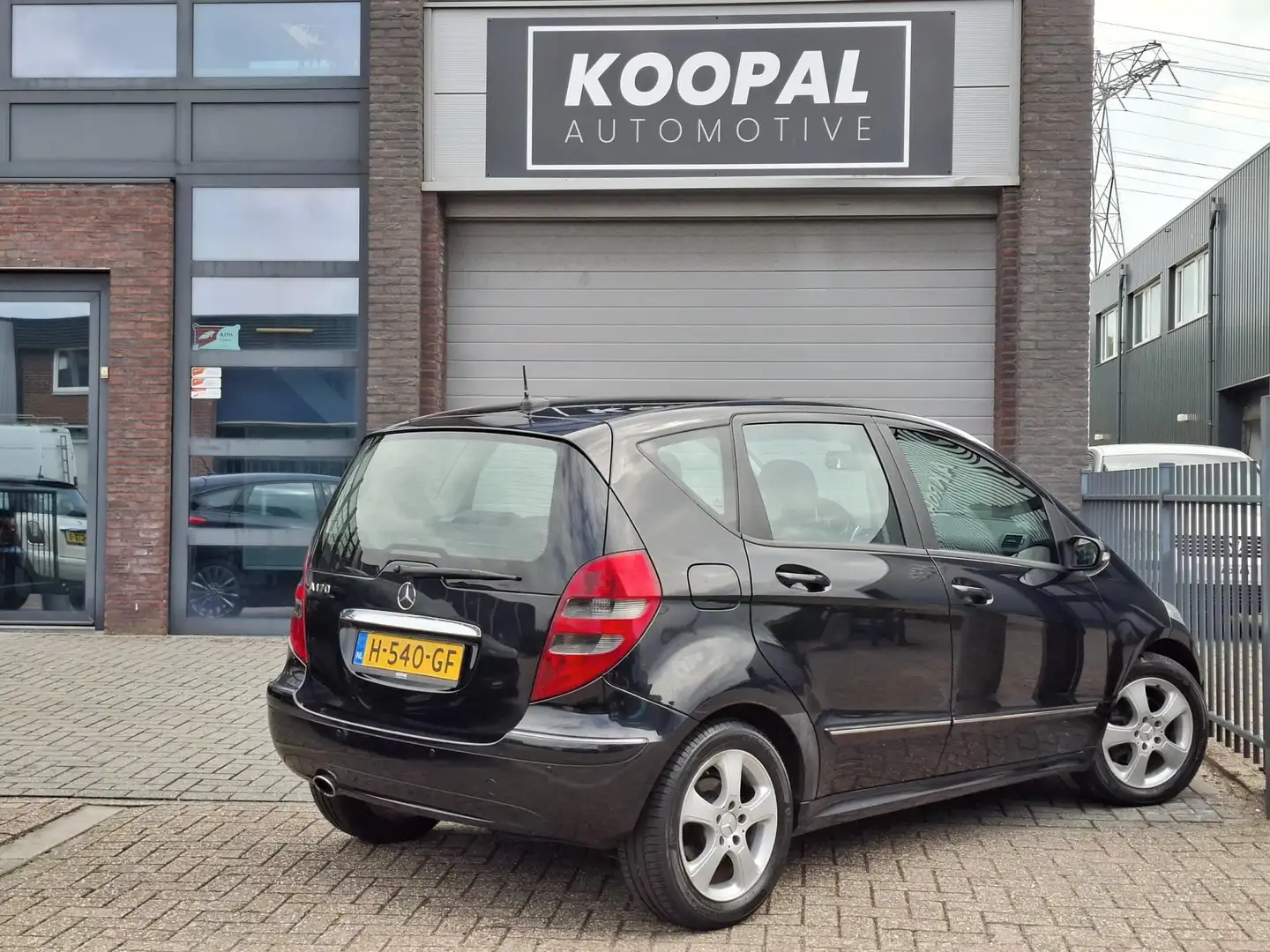 Mercedes-Benz A 170 Avantgarde | Airco | Stoelverwarming | Zwart - 2