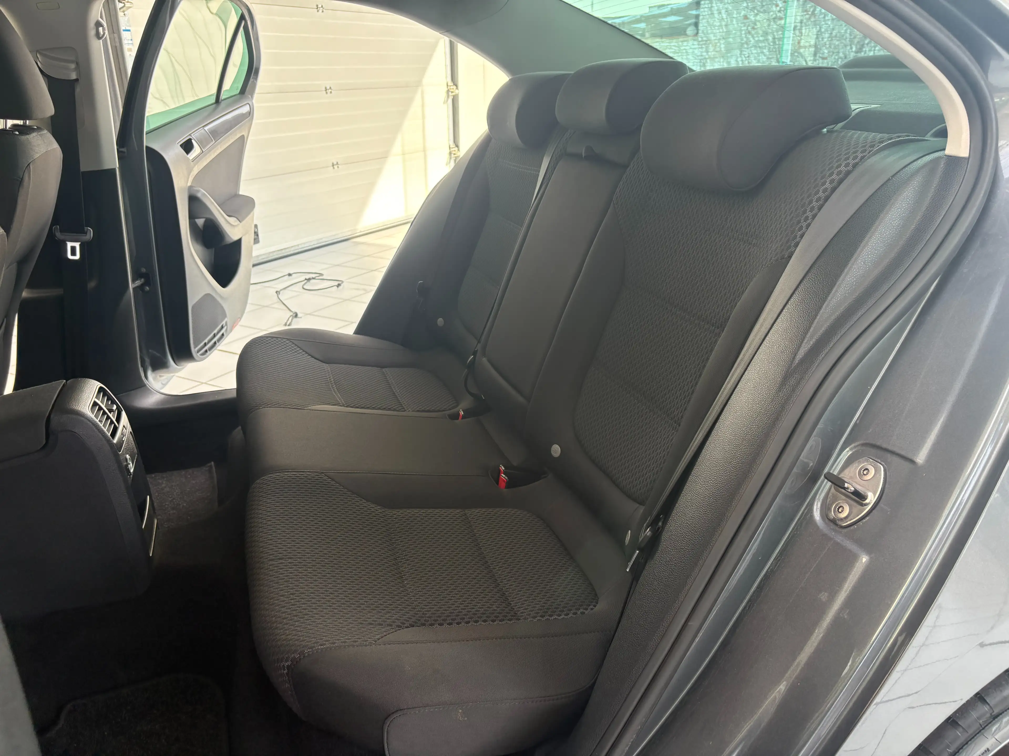 Volkswagen Jetta Jetta 1.6 TDi *GPS * PDC * JANTES * CARNET * — photo 10