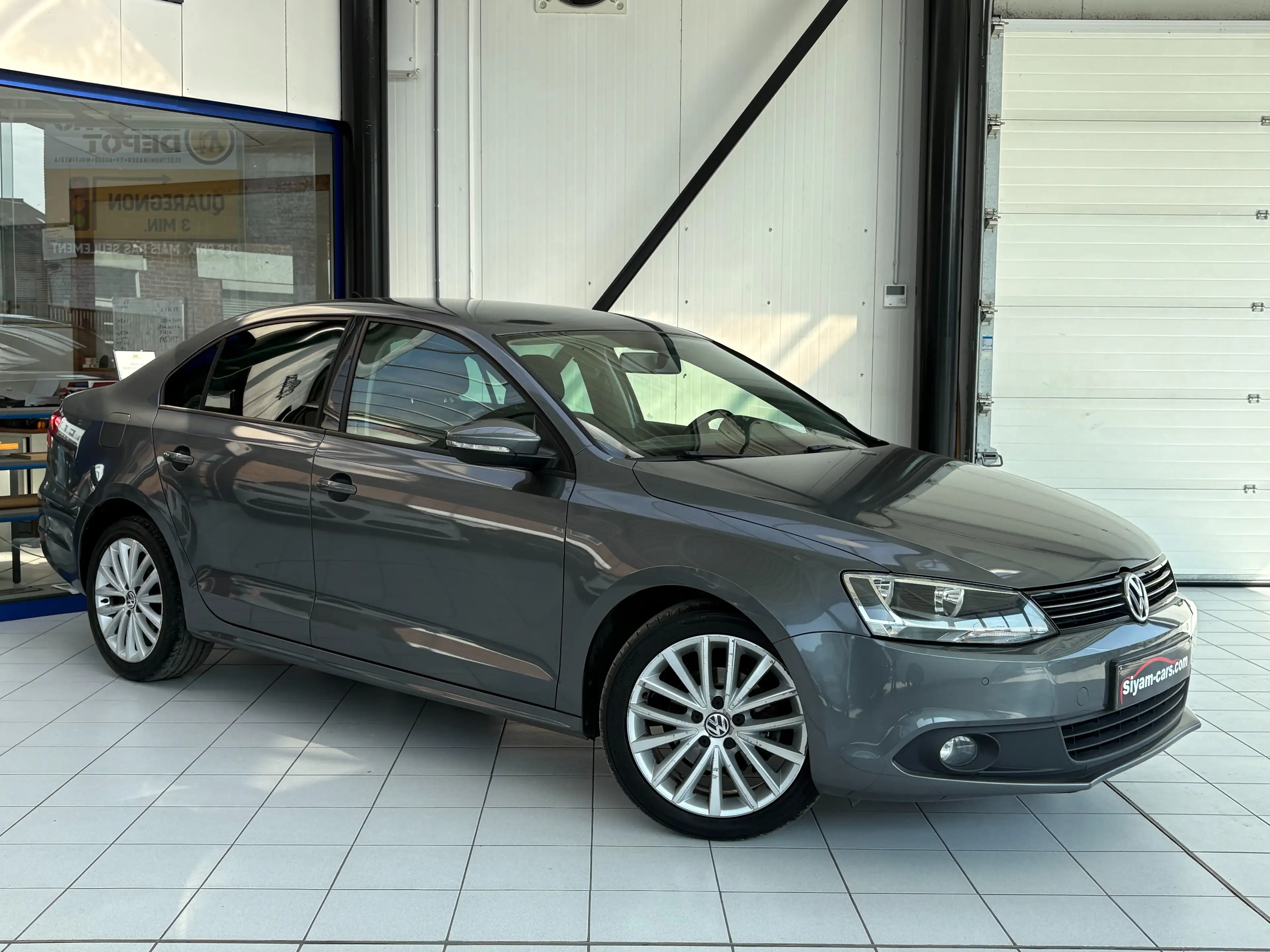 Volkswagen Jetta Jetta 1.6 TDi *GPS * PDC * JANTES * CARNET * — photo 7
