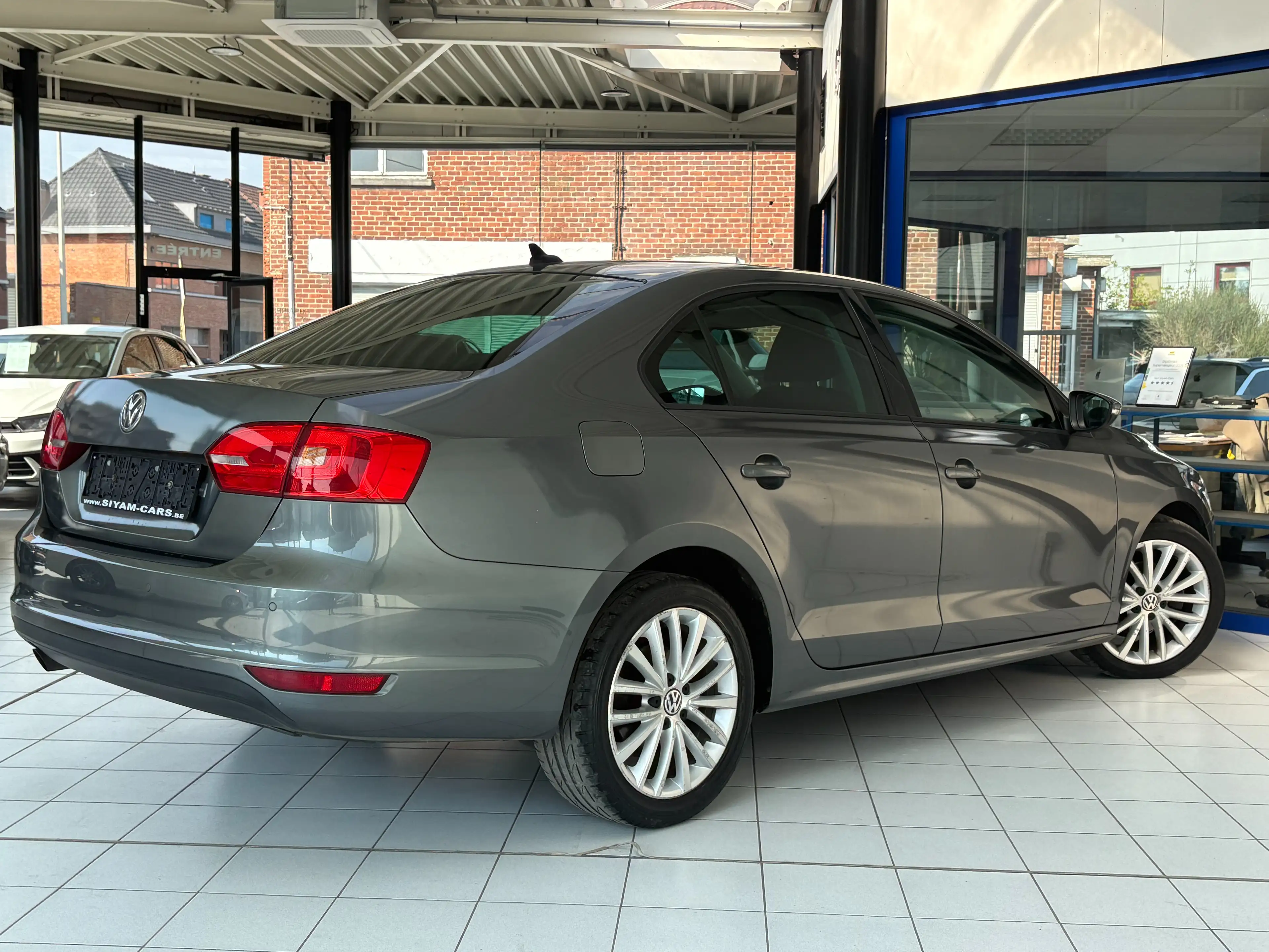 Volkswagen Jetta Jetta 1.6 TDi *GPS * PDC * JANTES * CARNET * — photo 5