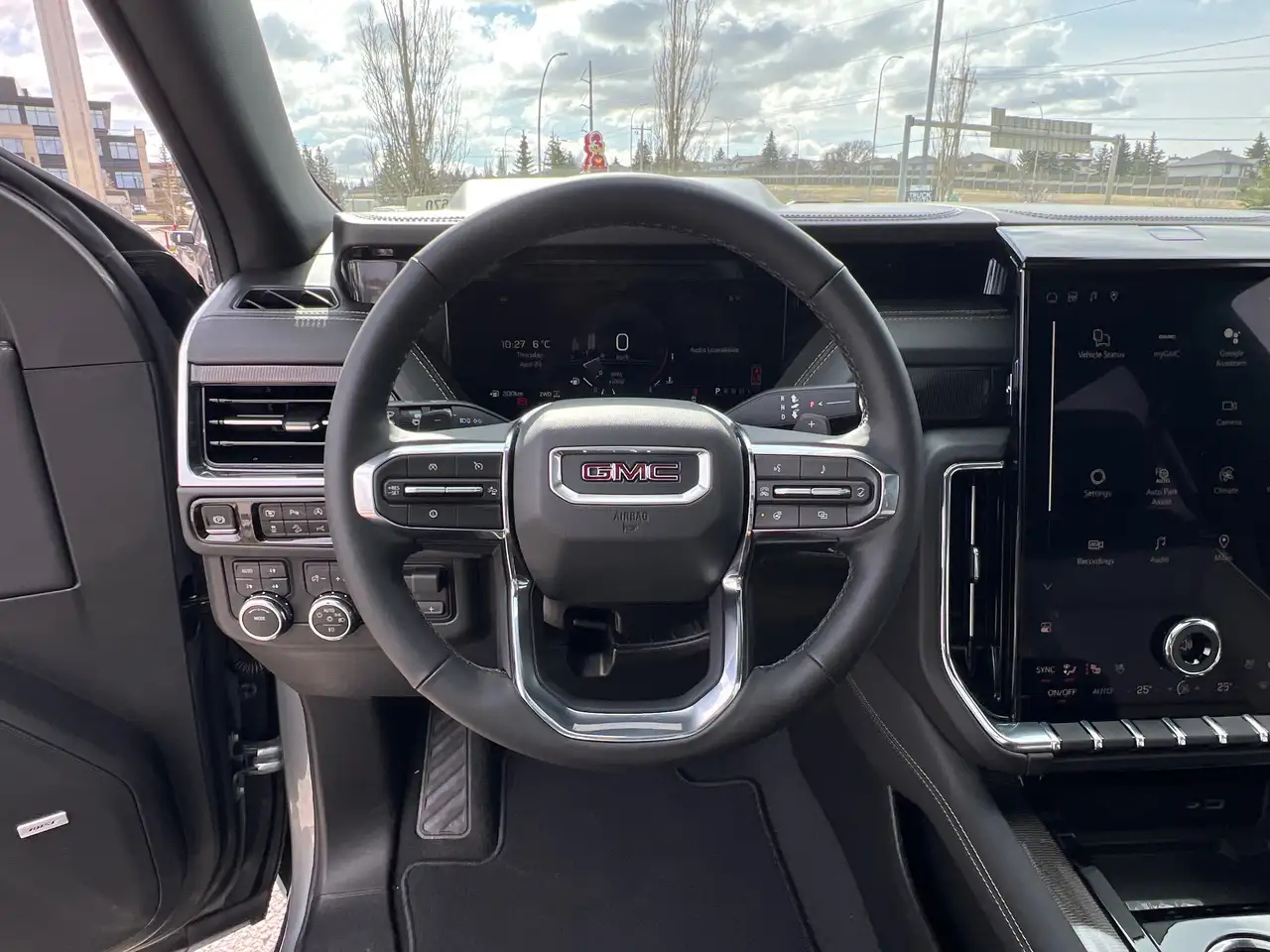 GMC Yukon снимка GMC Yukon