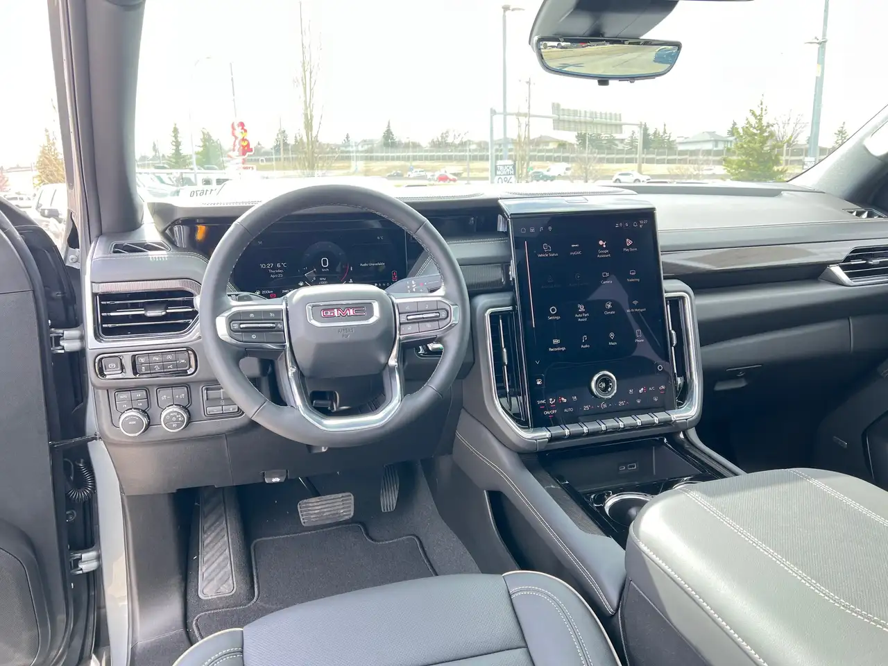 GMC Yukon снимка GMC Yukon
