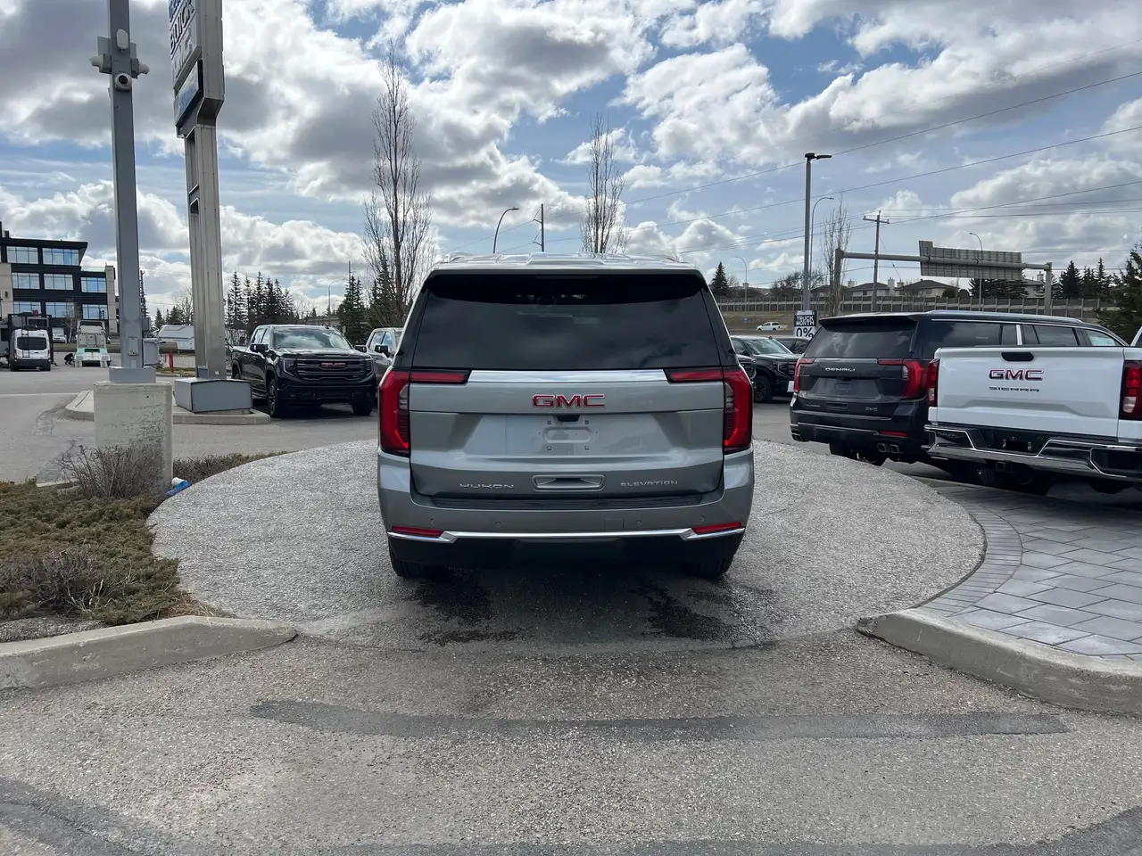 GMC Yukon снимка GMC Yukon