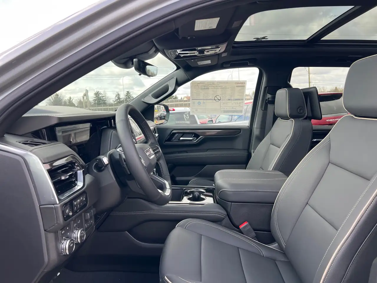 GMC Yukon снимка GMC Yukon