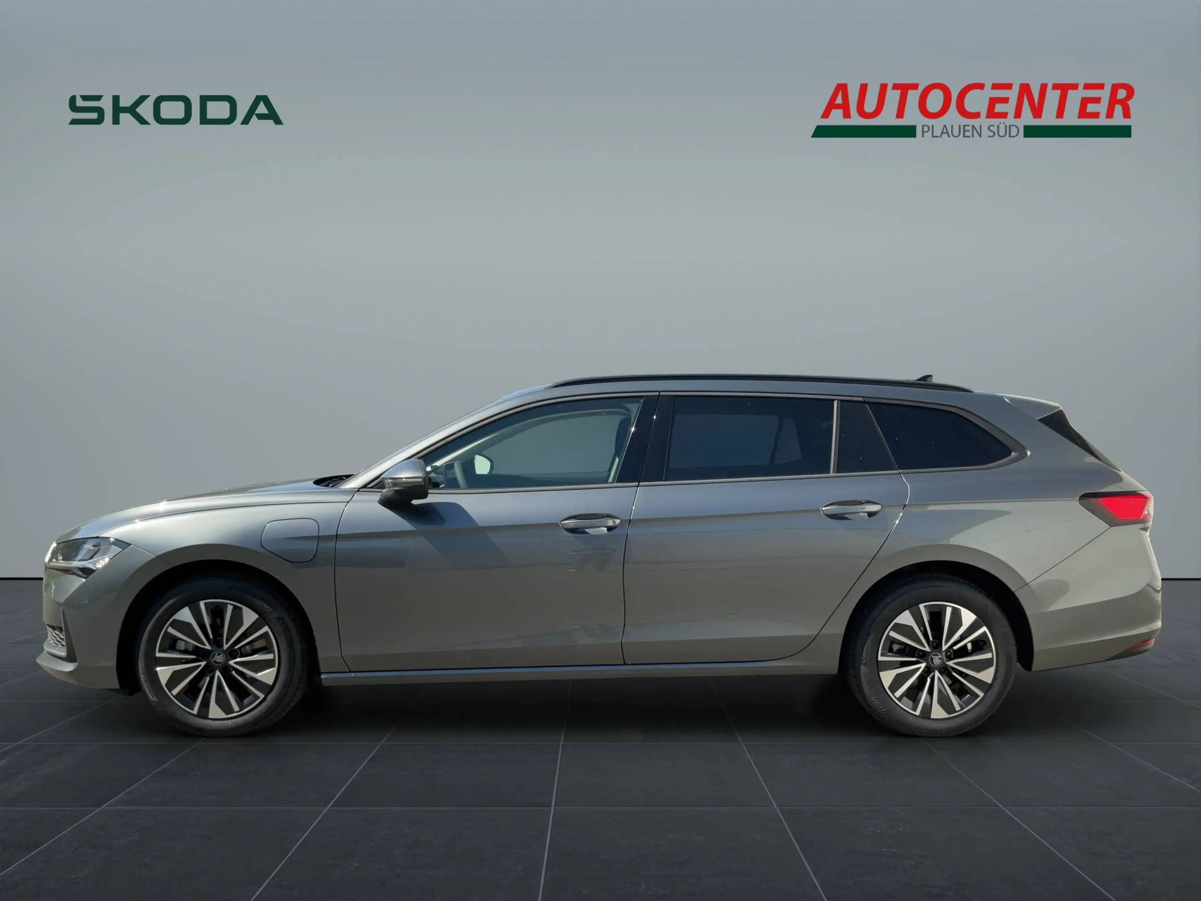 Skoda Superb Combi 1.5 TSI iV 150 kW Selection — photo 9