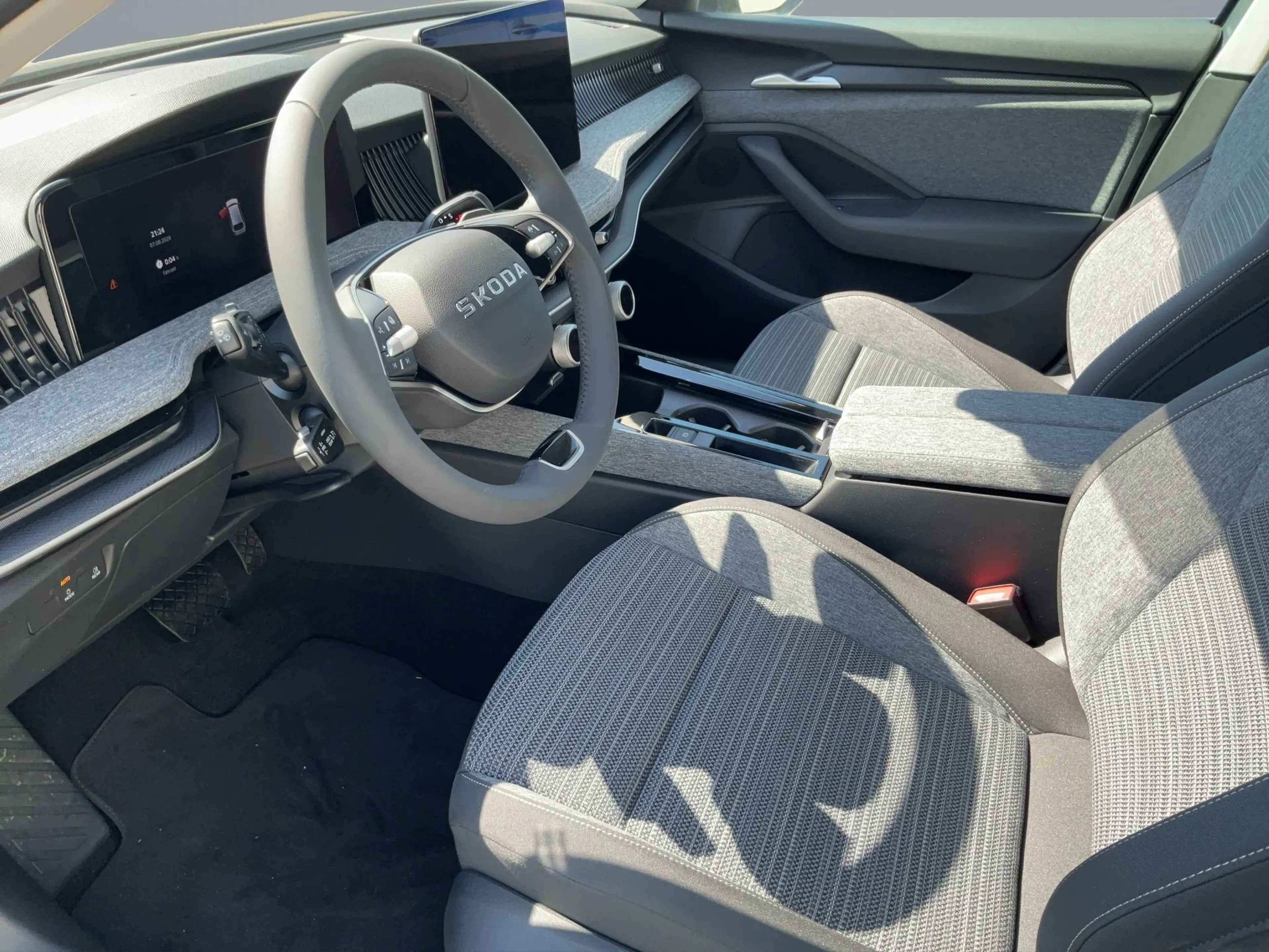 Skoda Superb Combi 1.5 TSI iV 150 kW Selection — photo 10