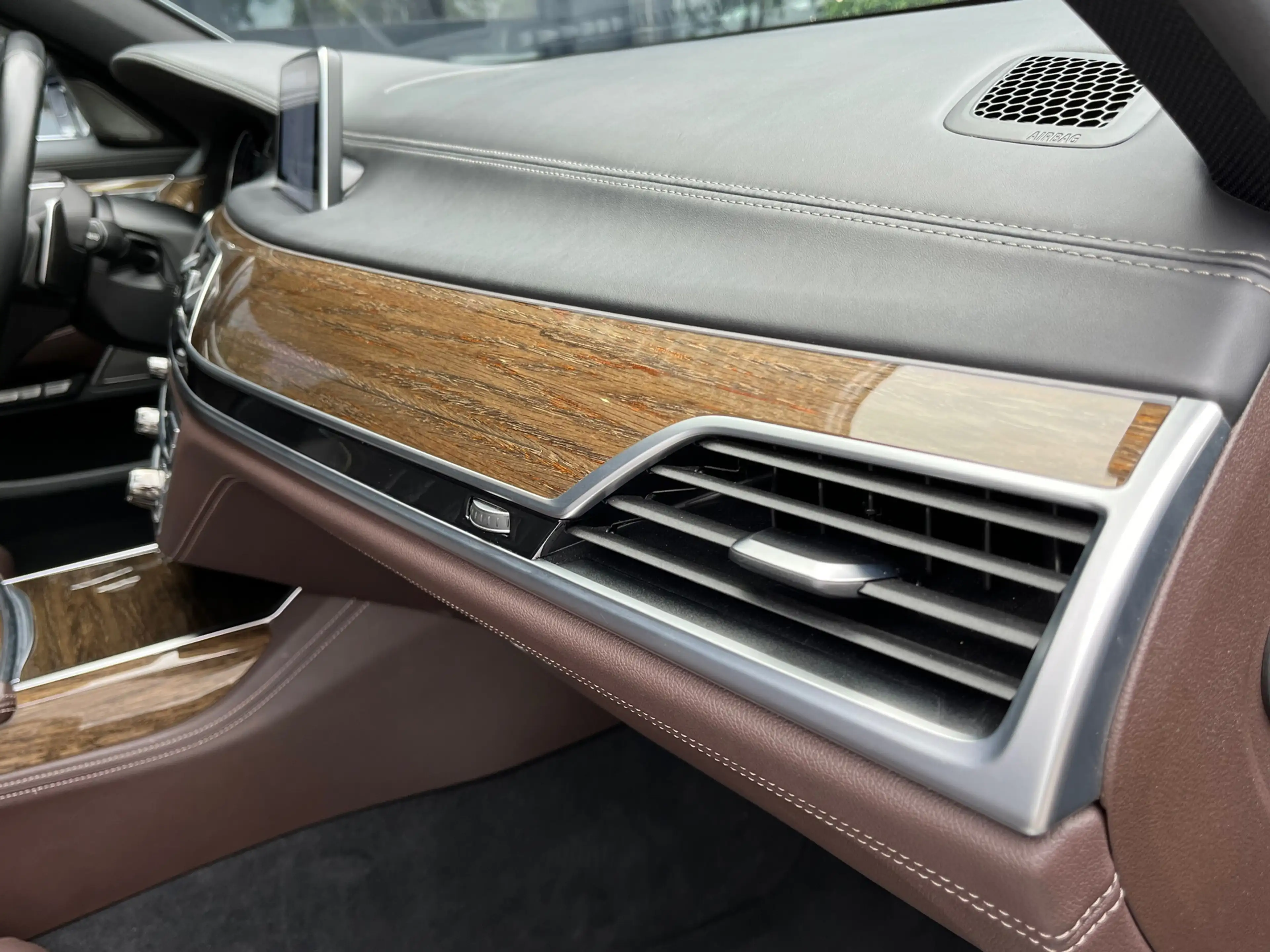 BMW 750 7-serie 750i xDrive Individual 450PK|Harman/Kardon — photo 36