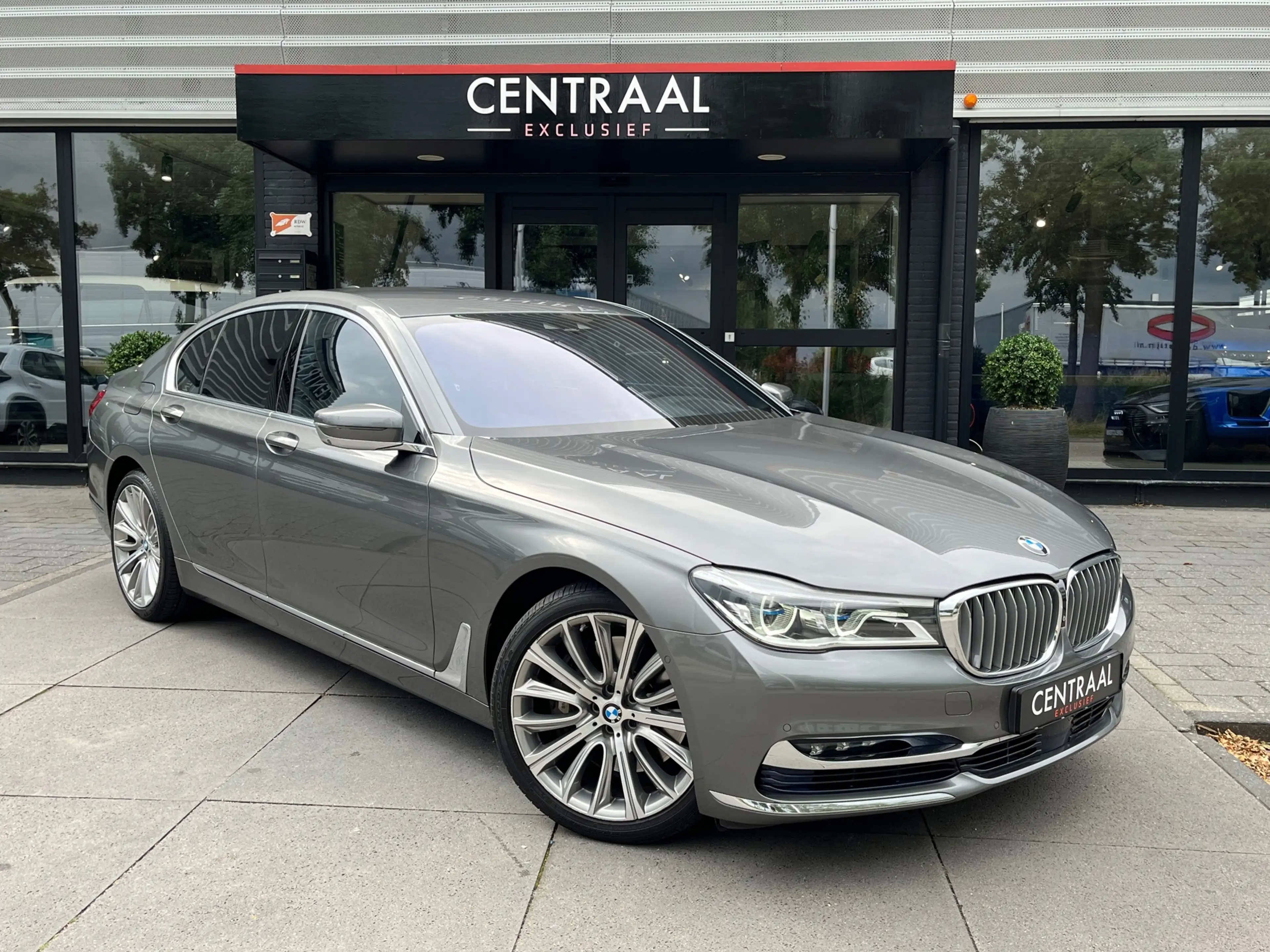 BMW 750 7-serie 750i xDrive Individual 450PK|Harman/Kardon — photo 3