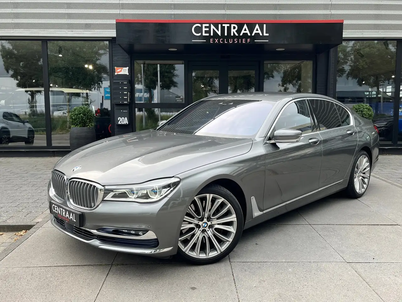 BMW 750