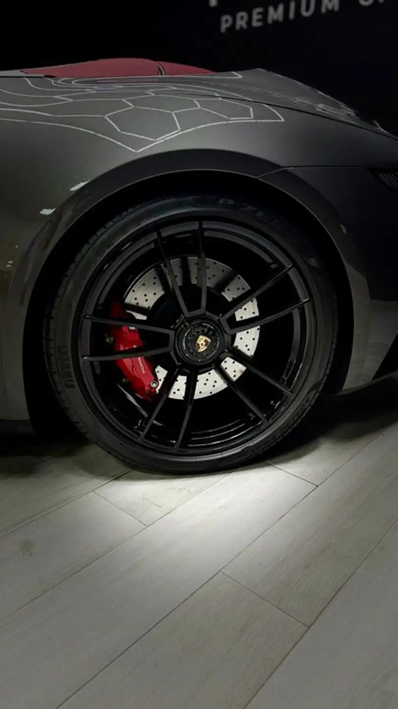 포르쉐 Porsche 911 911 Carrera GTS Cabriolet 2024 건메탈 사진 8