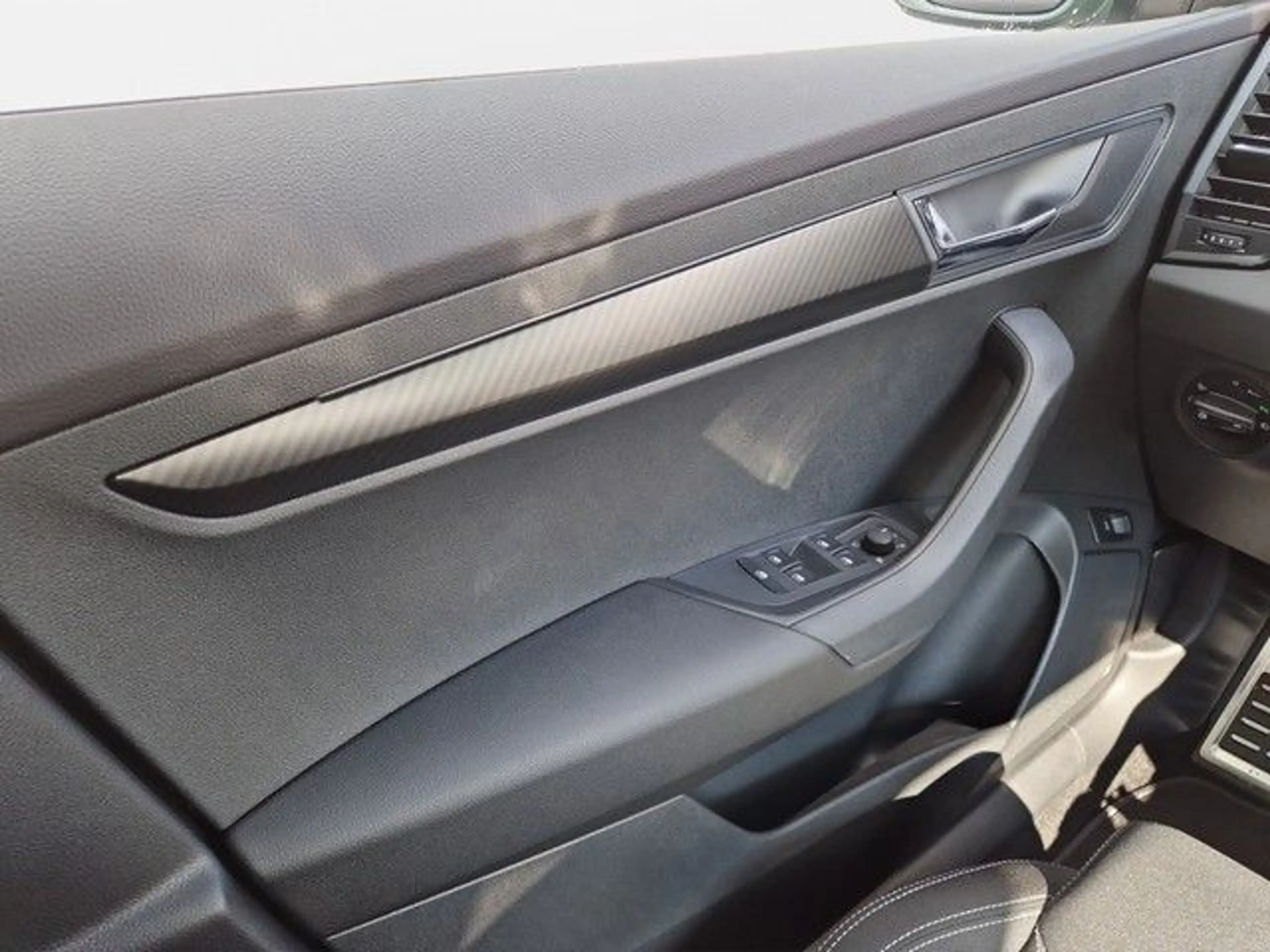 Skoda Karoq 2.0 TDI 4x4 Sportline | AHK | kein Ex-Mieter | — photo 11