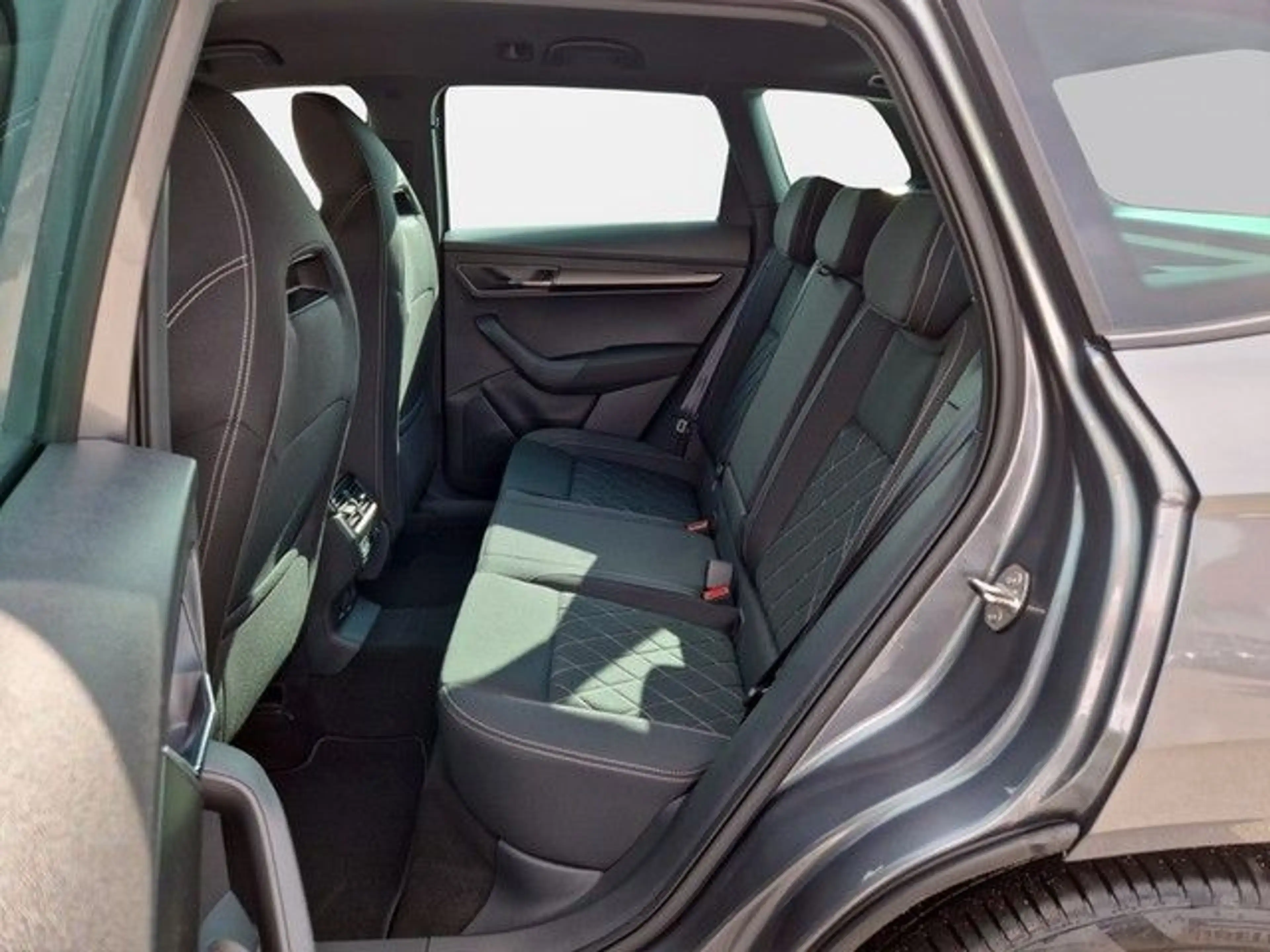 Skoda Karoq 2.0 TDI 4x4 Sportline | AHK | kein Ex-Mieter | — photo 12
