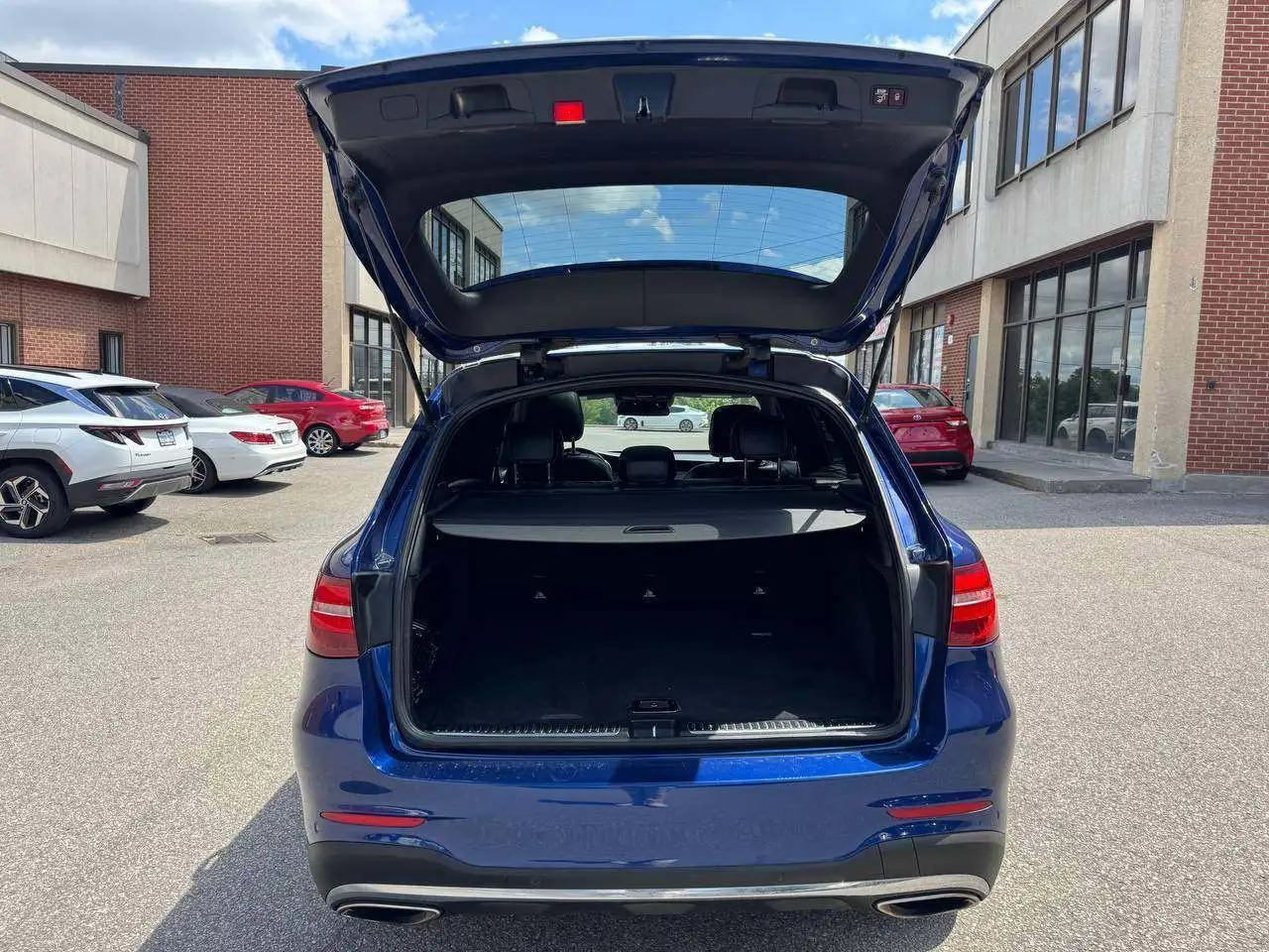 Mercedes-Benz GLC снимка Mercedes-Benz GLC