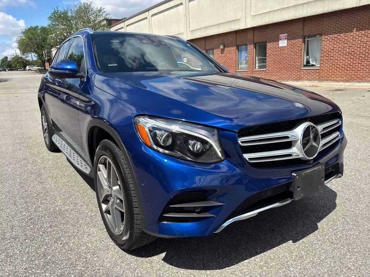 Mercedes-Benz GLC снимка Mercedes-Benz GLC