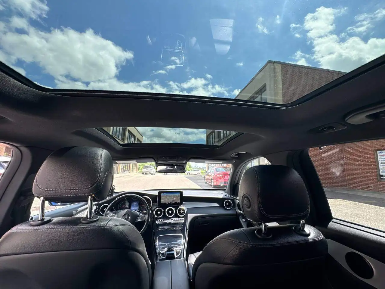 Mercedes-Benz GLC снимка Mercedes-Benz GLC
