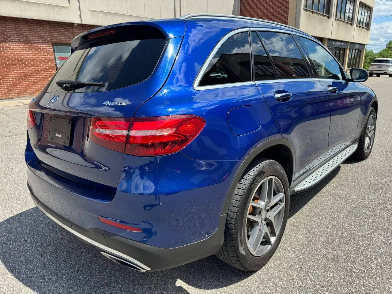Mercedes-Benz GLC снимка Mercedes-Benz GLC