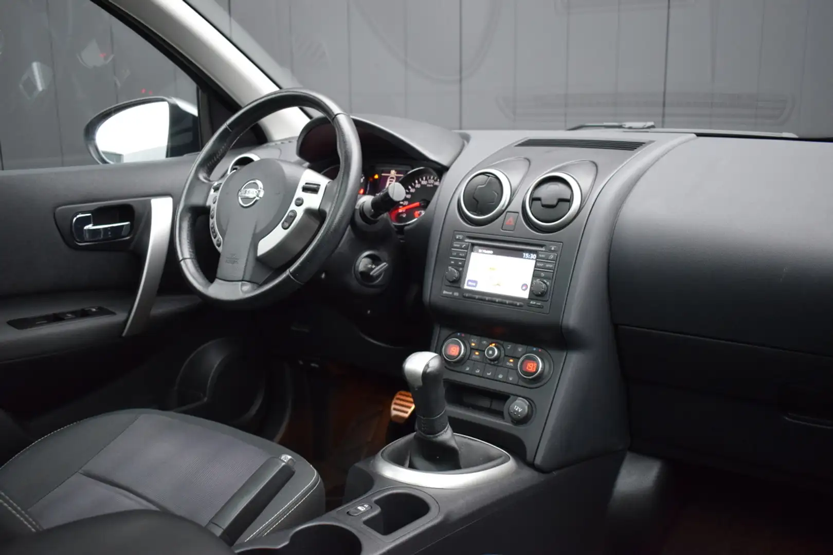 Nissan Qashqai 1.6 Connect Edition Panoramadak | Full Map Navi | Gris - 2
