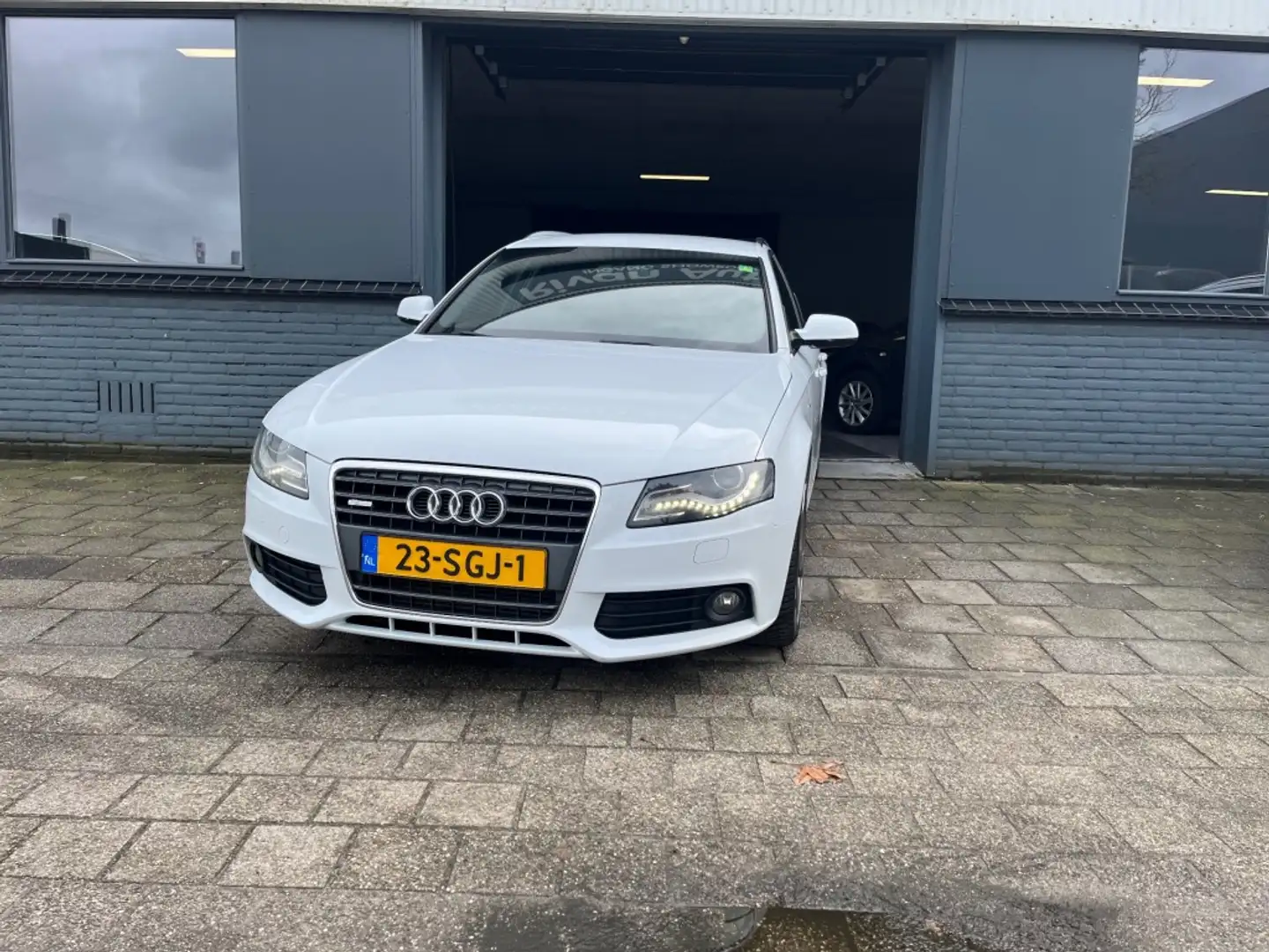 Audi A4 1.8 TFSI PRO LINE S Weiß - 2