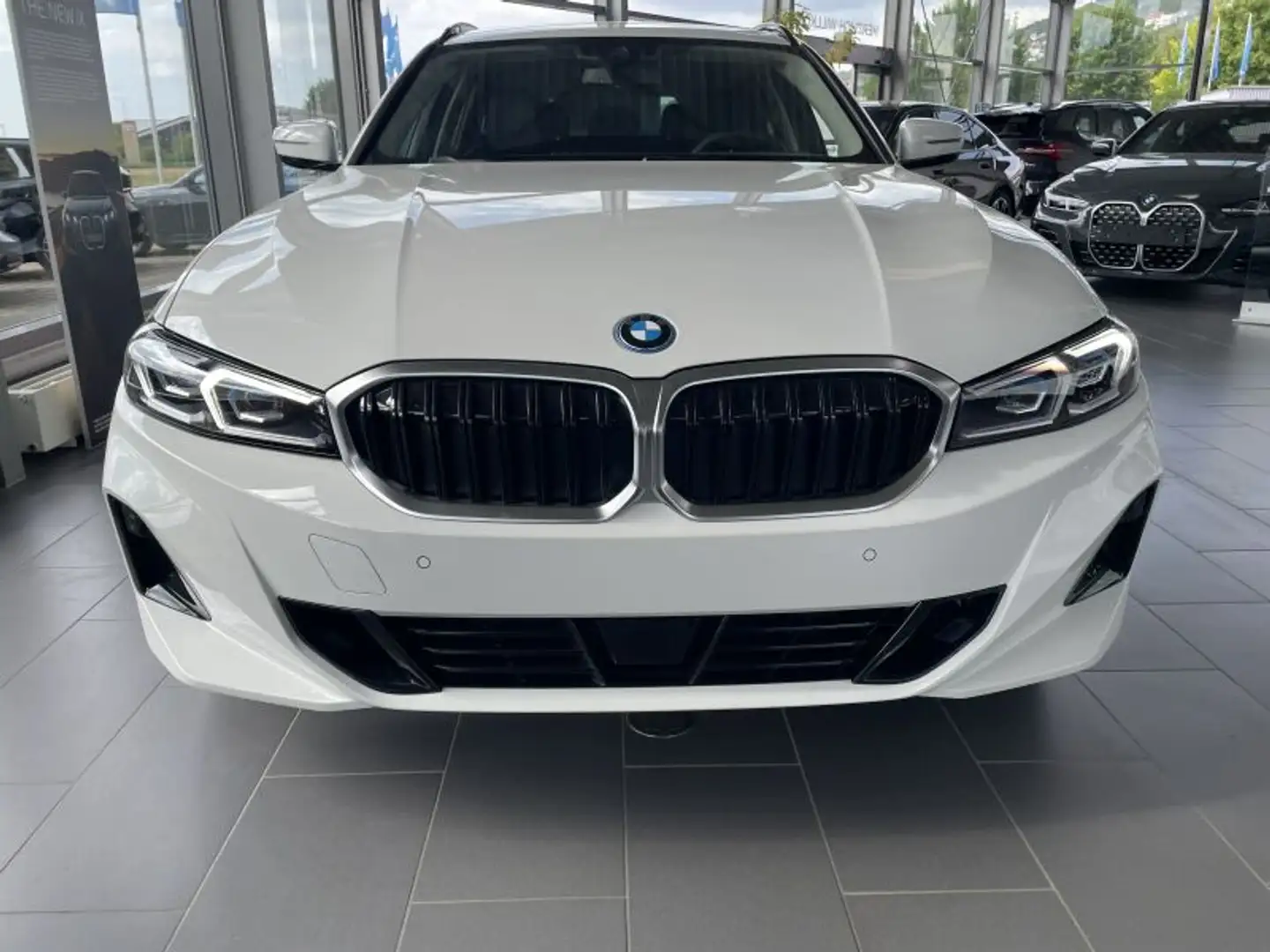BMW 330 e Touring G21 XB1 Bianco - 2