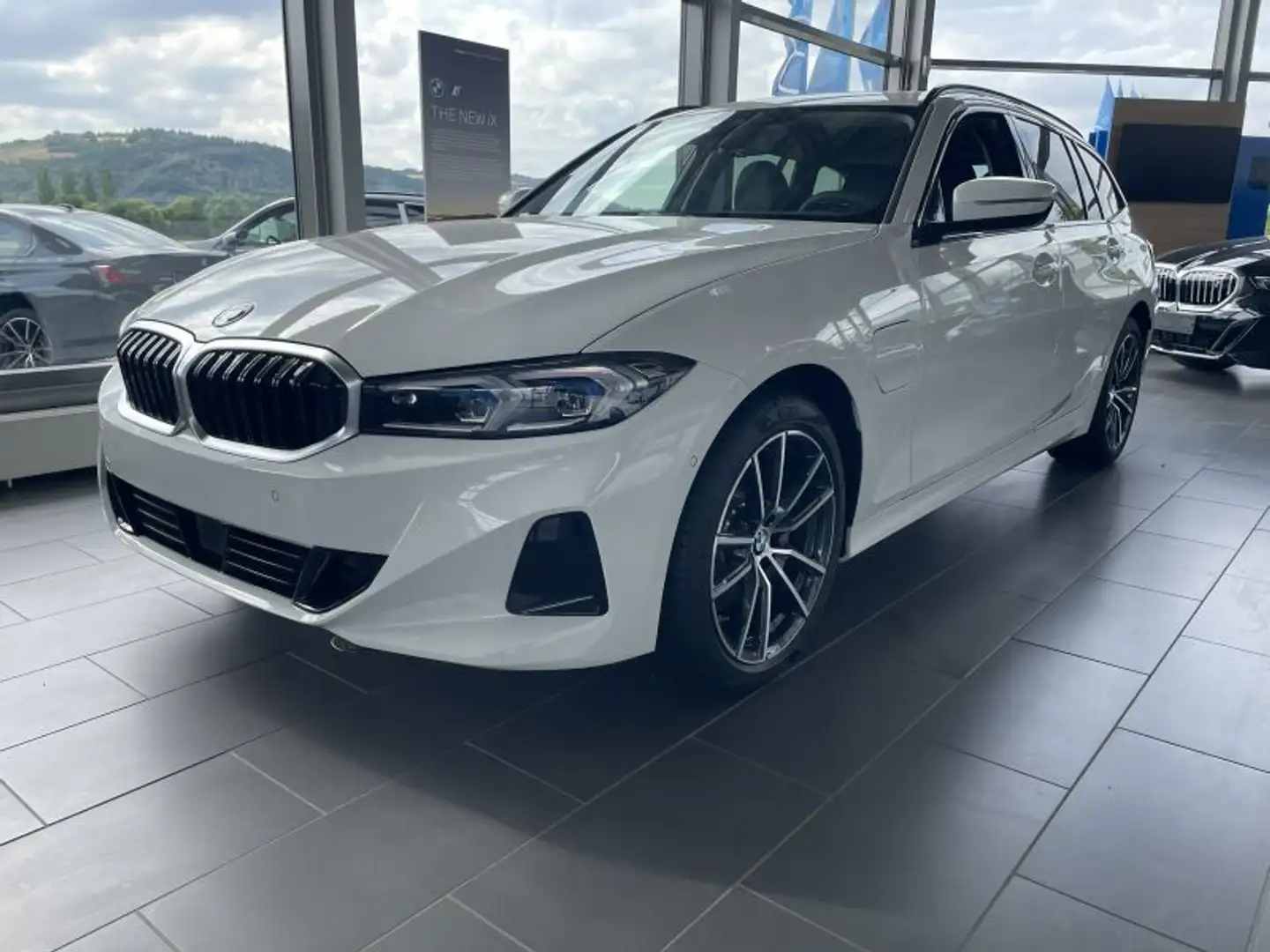 BMW 330 e Touring G21 XB1 Bianco - 1