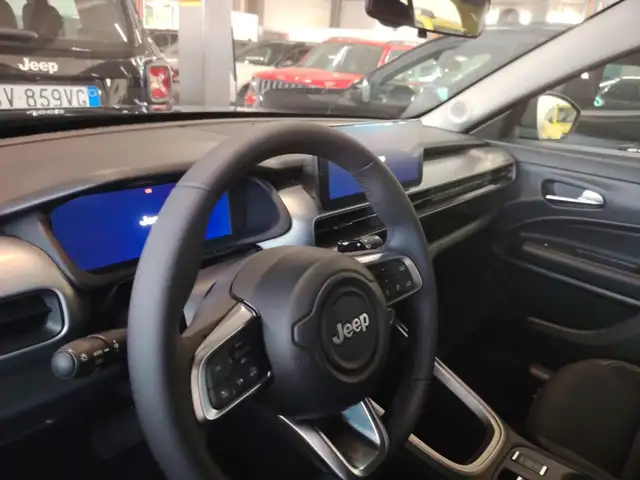 Jeep Avenger view 14